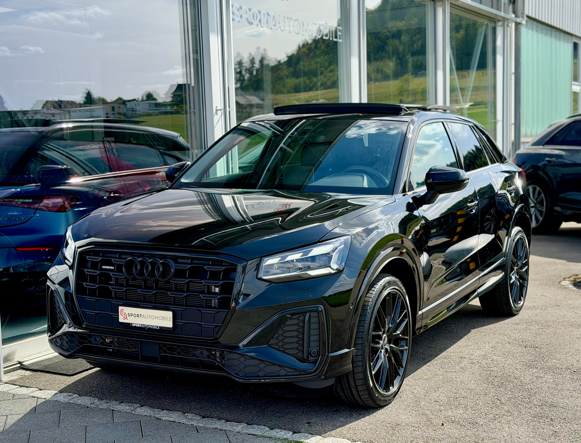 AUDI Q2 40 TFSI S line Attraction quattro S-tronic *S Line Competition - CH Auto*-image-2