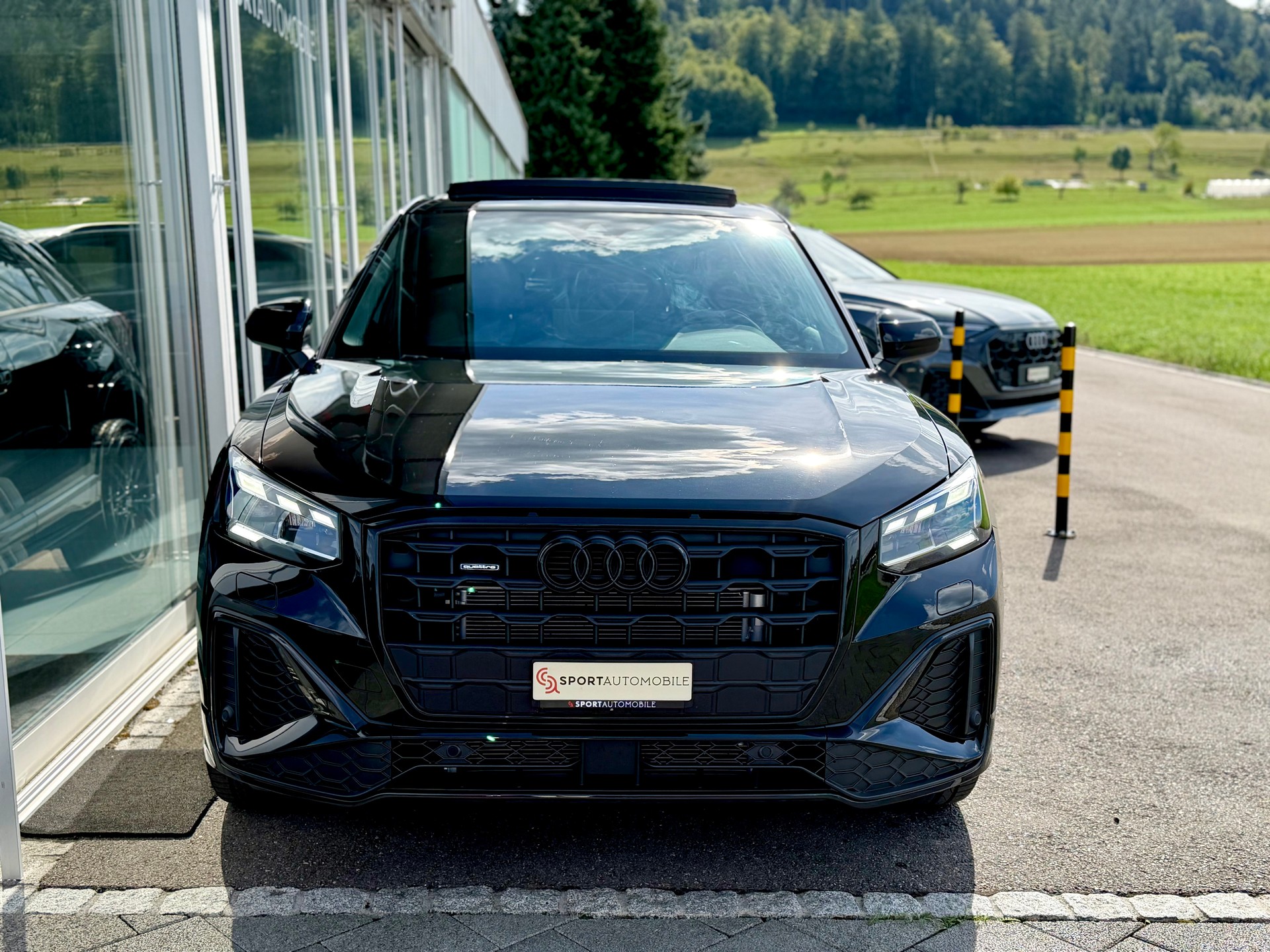 AUDI Q2 40 TFSI S line Attraction quattro S-tronic *S Line Competition - CH Auto*-image-3