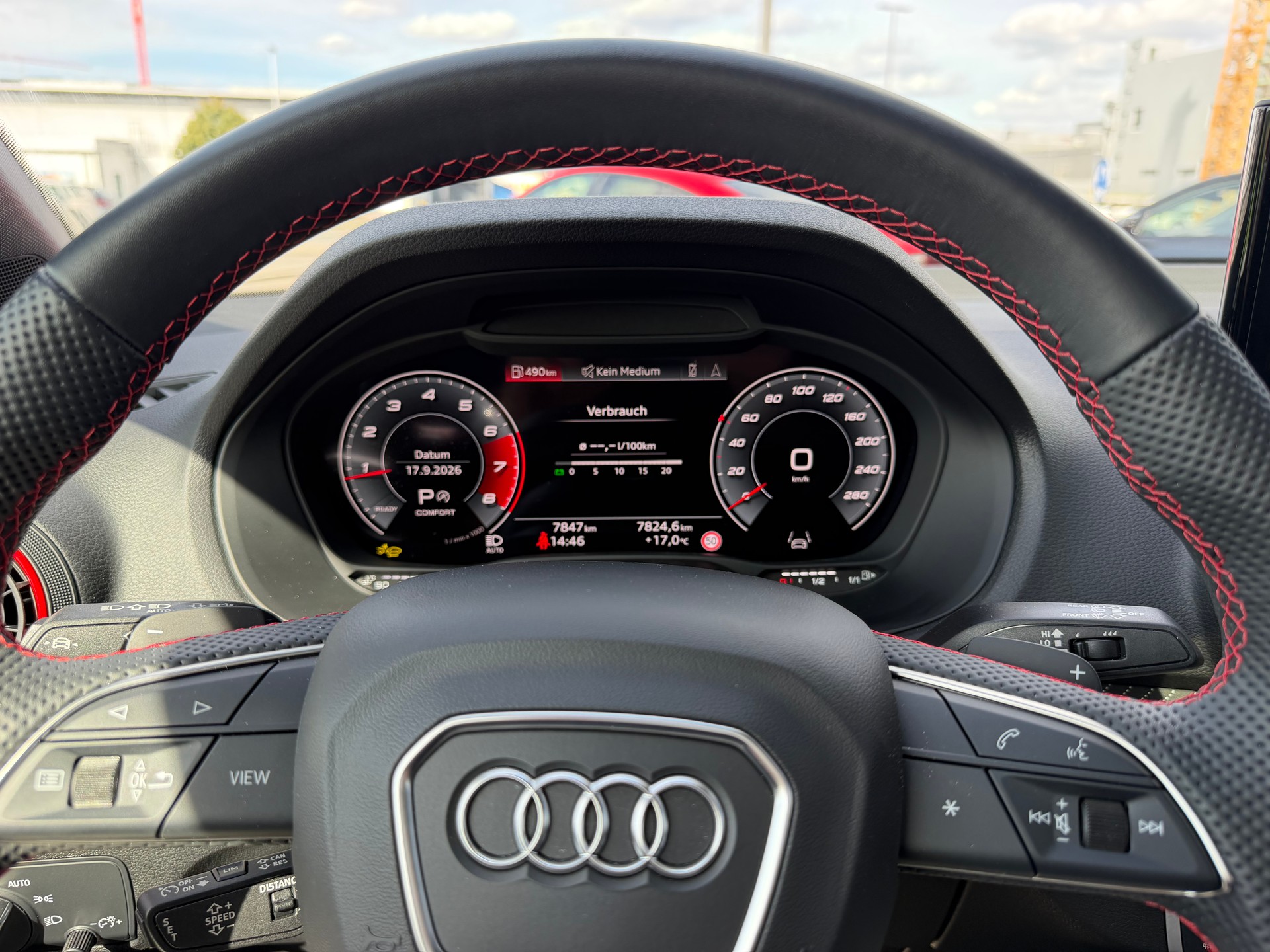 AUDI Q2 40 TFSI S line Attraction quattro S-tronic *S Line Competition - CH Auto*-image-17