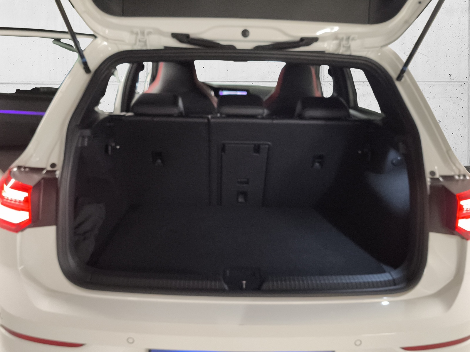 VW Golf 2.0 TSI GTI DSG-image-13