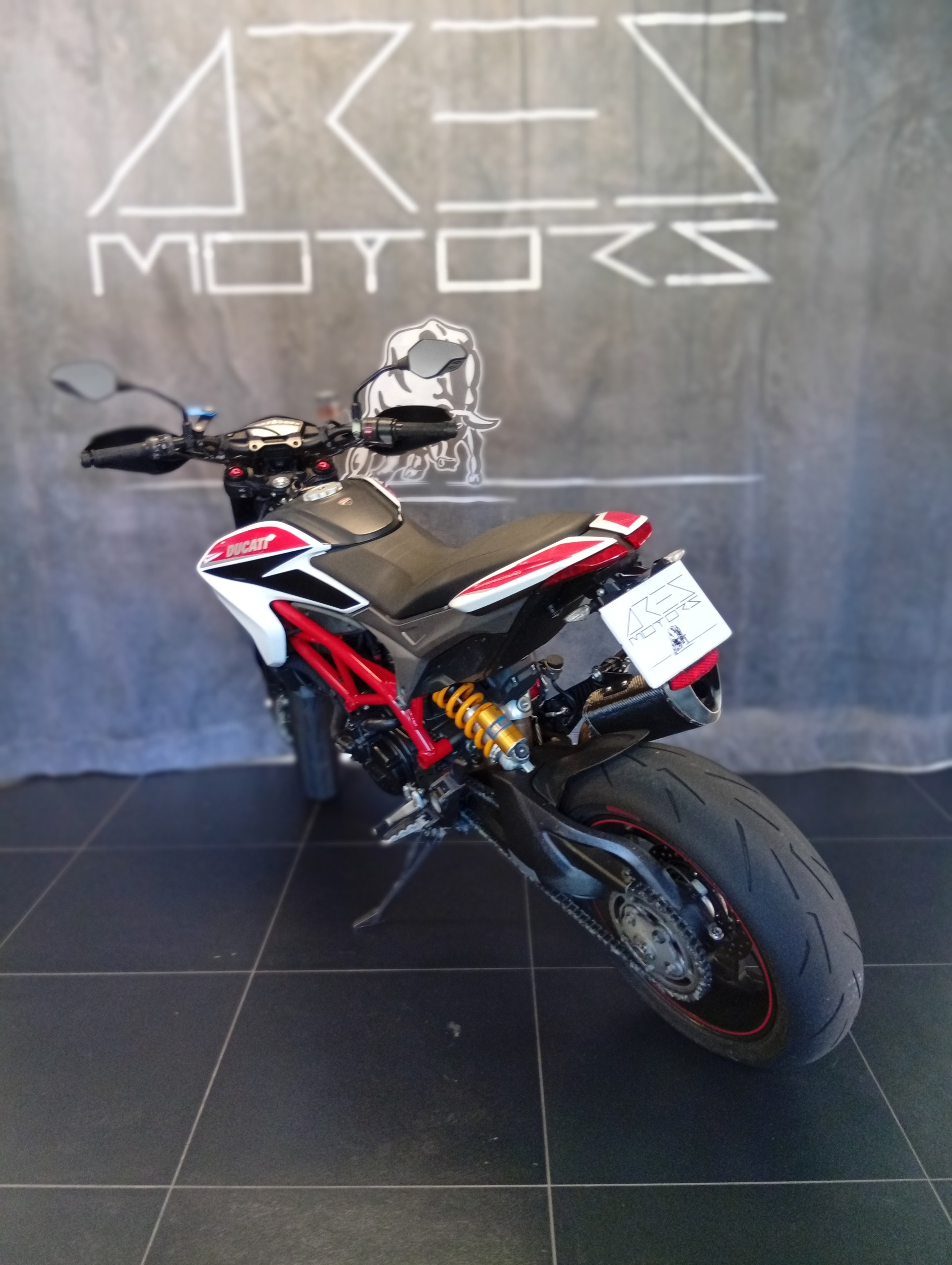 DUCATI Hypermotard 821 SP-showroom-element-3