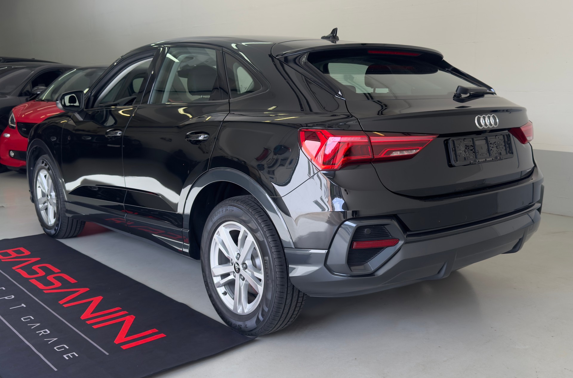 AUDI Q3 Sportback 35 TFSI Attraction S-tronic-image-3