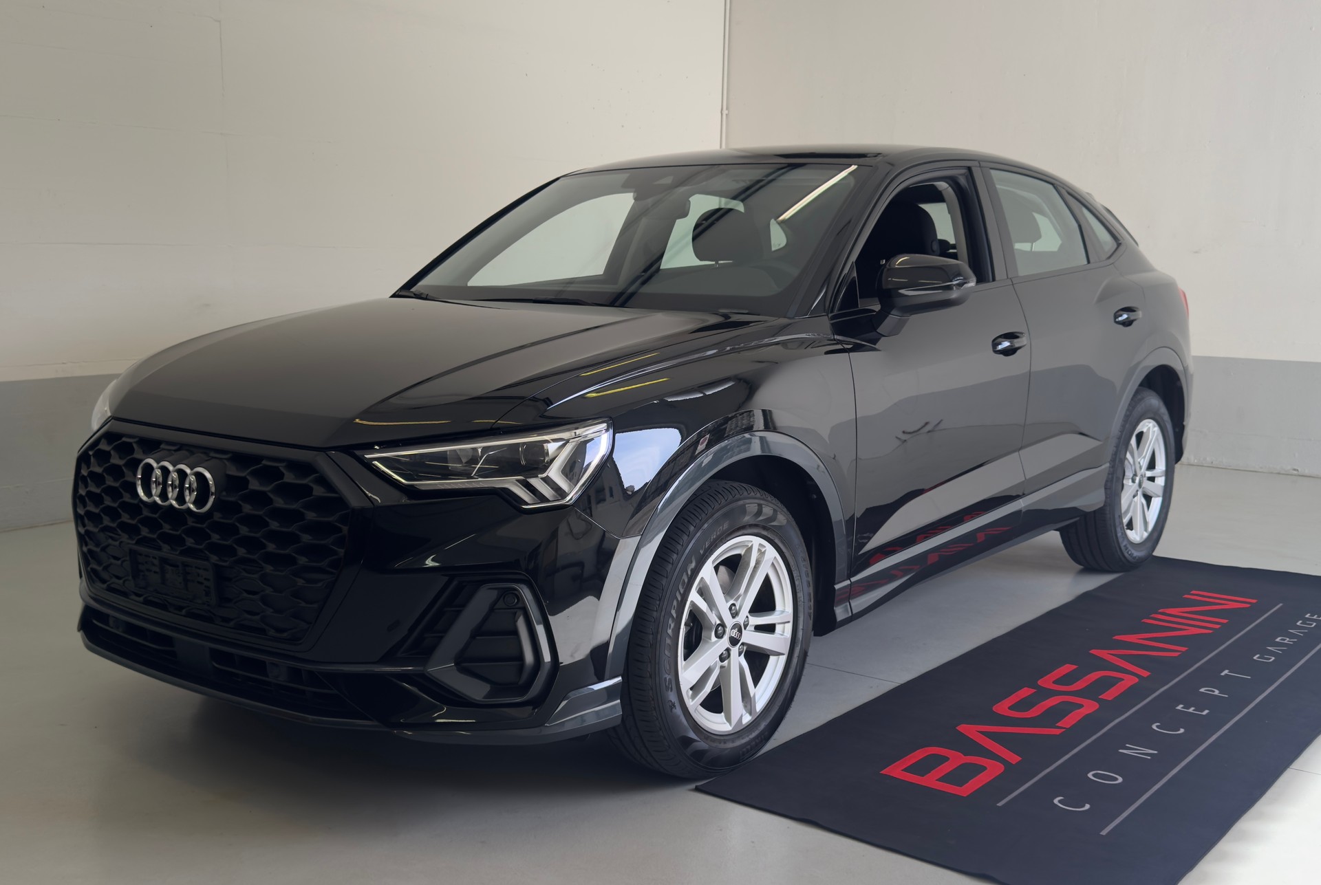 AUDI Q3 Sportback 35 TFSI Attraction S-tronic-image-1