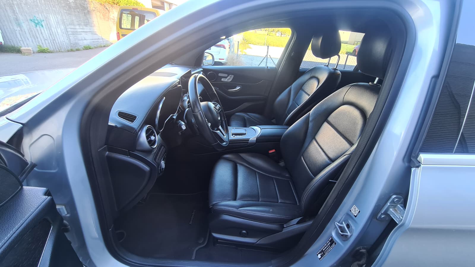 MERCEDES-BENZ GLC 220 d 4Matic 9G-Tronic ** Voll-Leder ** Panorama-Schiebedach ** Gr-Navi ** RF-Kamera 360° ** Sitzmemory ** Frisch Ab MFK **-image-19