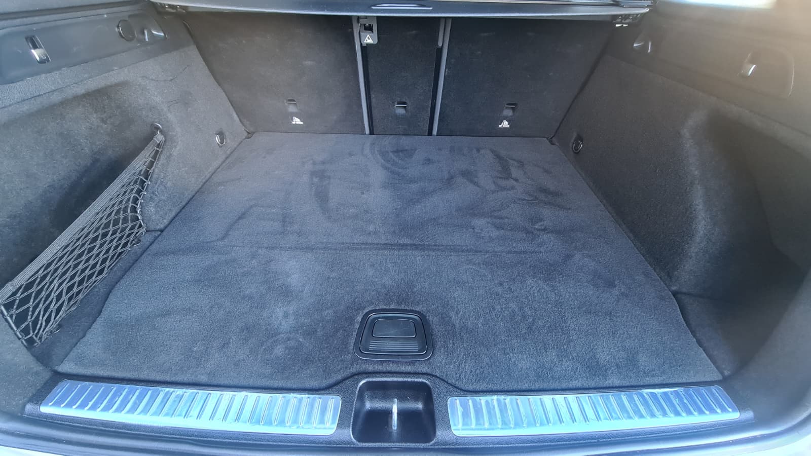 MERCEDES-BENZ GLC 220 d 4Matic 9G-Tronic ** Voll-Leder ** Panorama-Schiebedach ** Gr-Navi ** RF-Kamera 360° ** Sitzmemory ** Frisch Ab MFK **-image-9