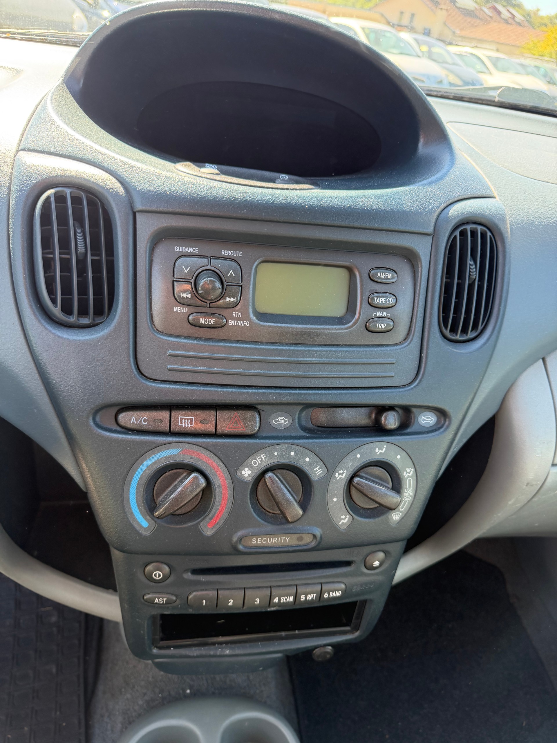TOYOTA Yaris Verso 1.3 Linea Sol-image-7