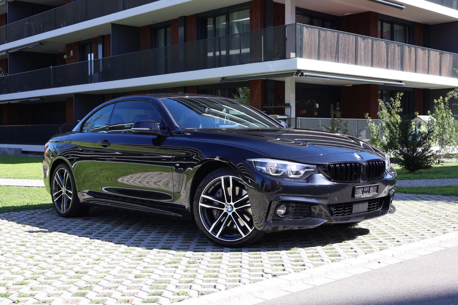 BMW 440 i Cabriolet xDrive M Sport Steptronic-image-4