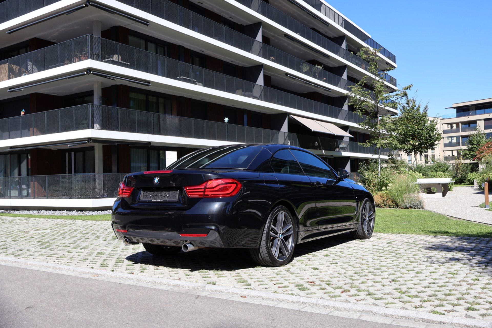 BMW 440 i Cabriolet xDrive M Sport Steptronic-image-5