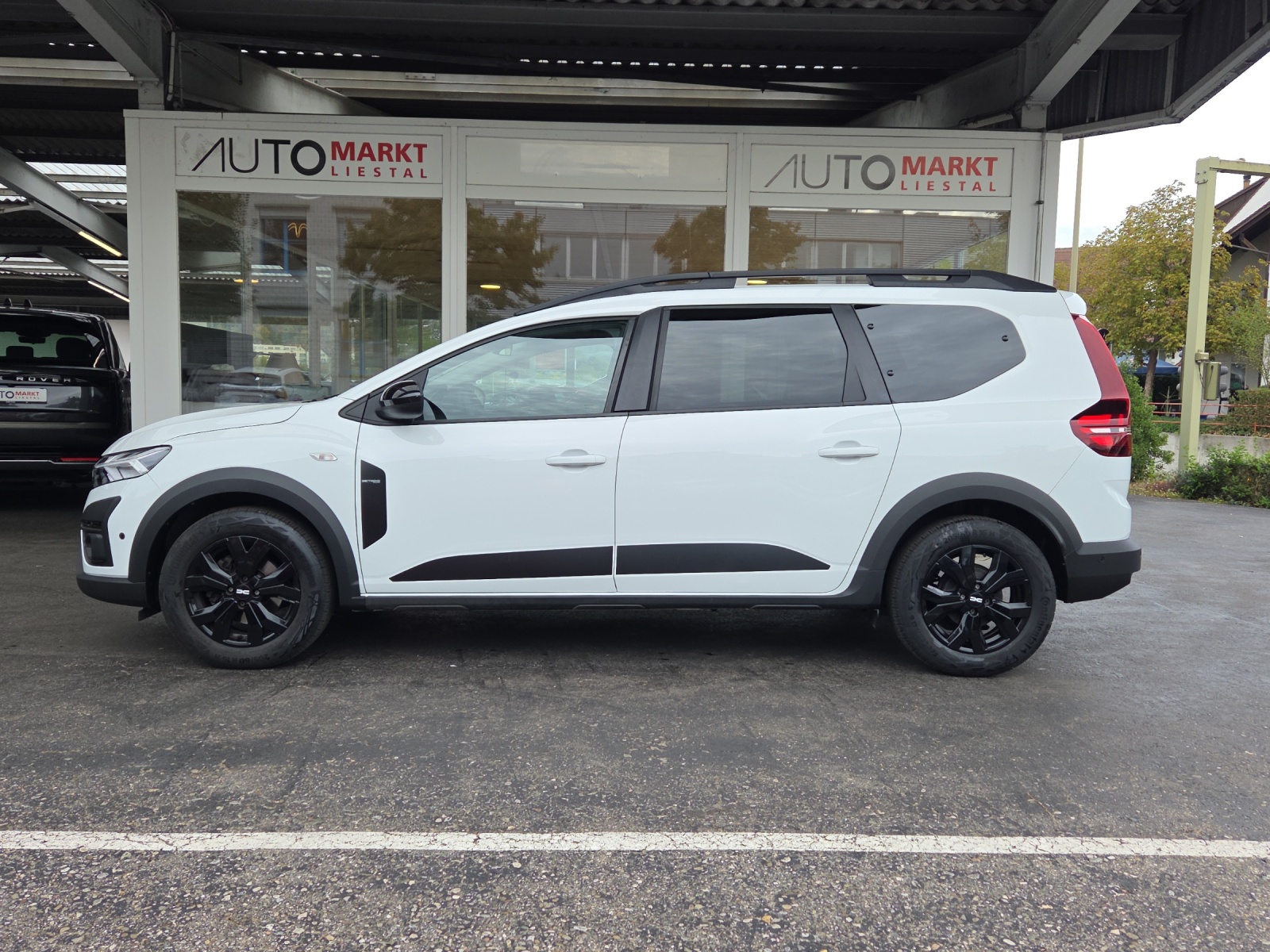 DACIA Jogger TCe 110 Extreme-image-1