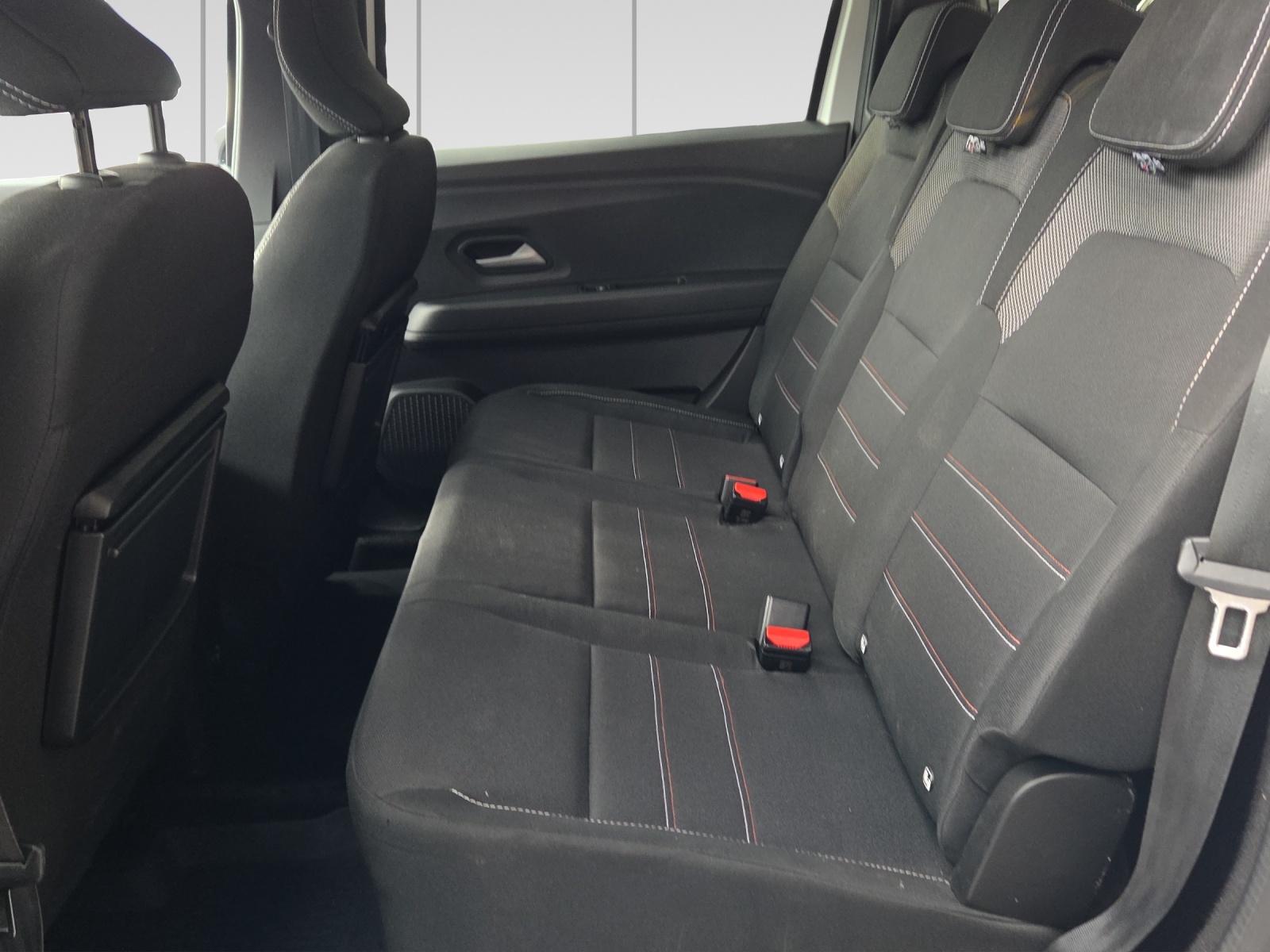 DACIA Jogger TCe 110 Extreme-image-6