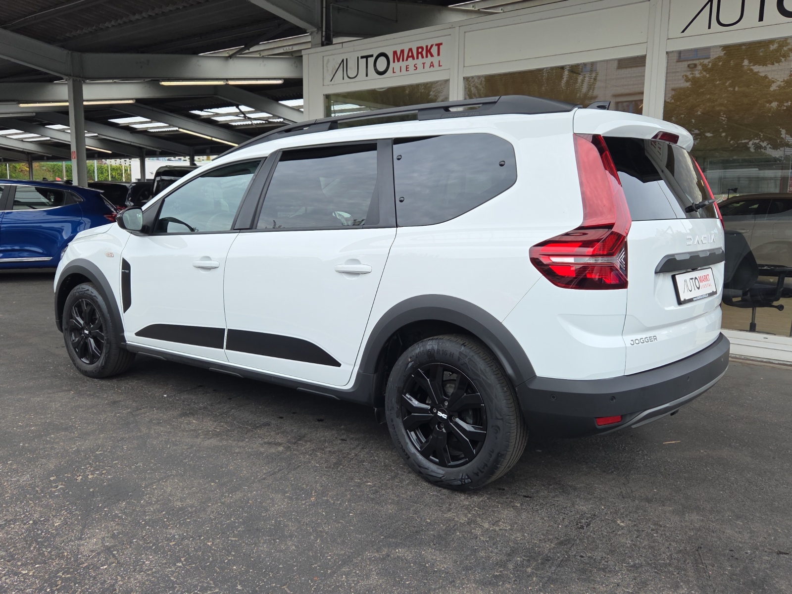 DACIA Jogger TCe 110 Extreme-image-2
