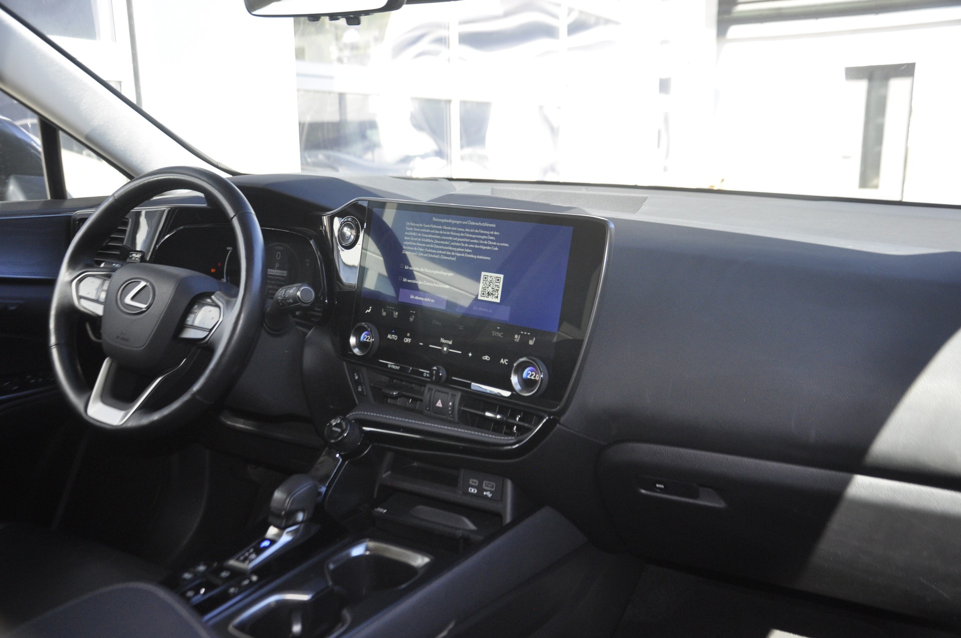 LEXUS NX 450h+ E-FOUR Excellence-image-7