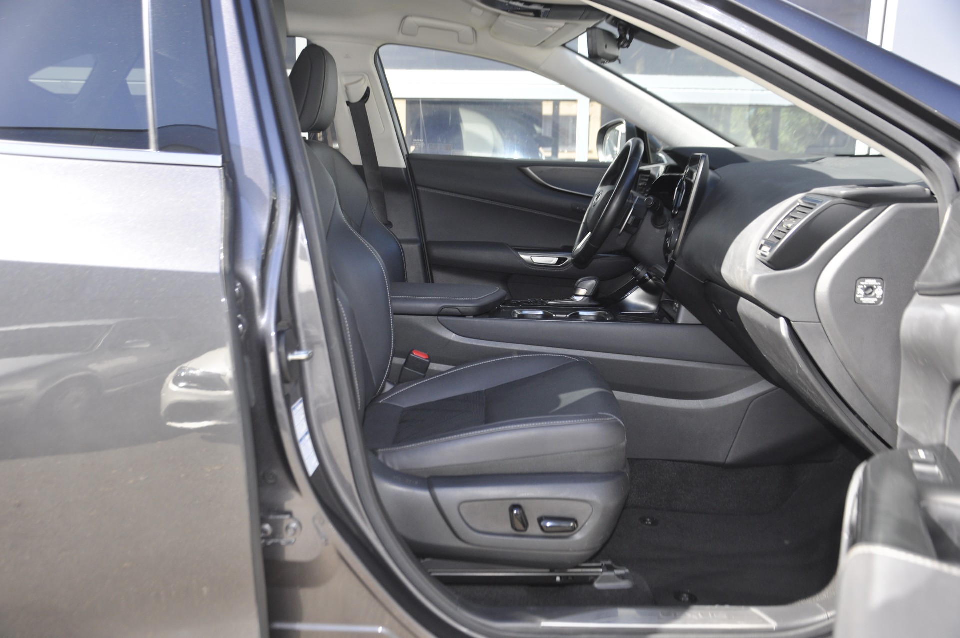 LEXUS NX 450h+ E-FOUR Excellence-image-6