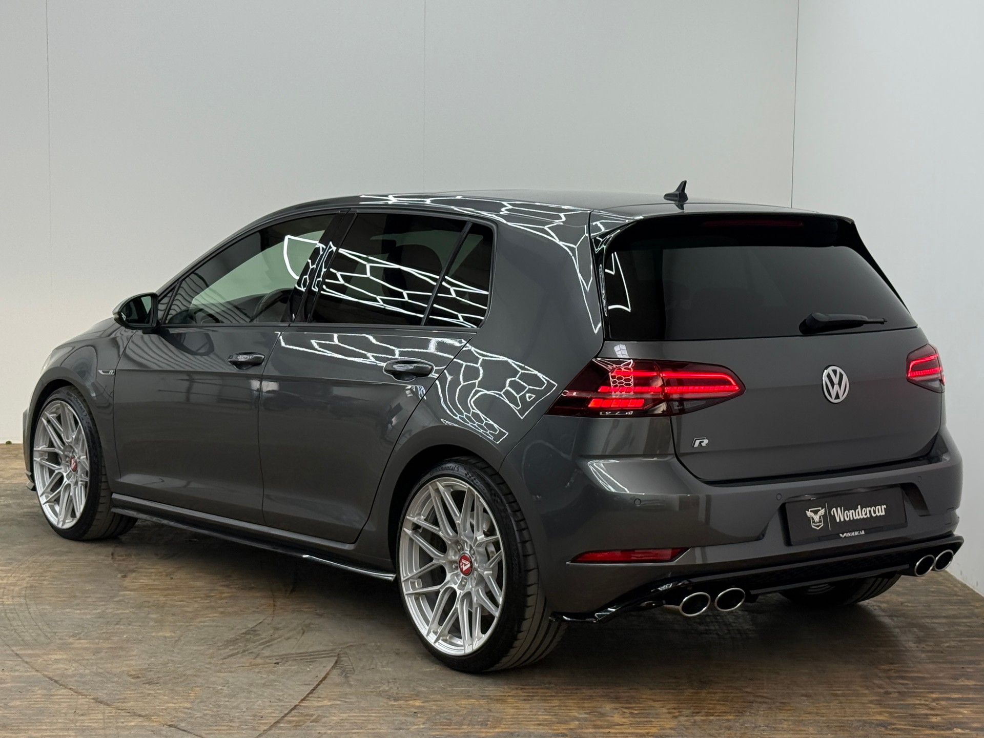 VW Golf 2.0 TSI R 4Motion DSG-image-9