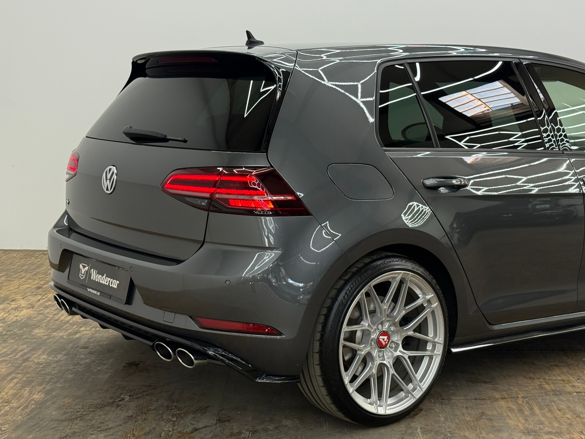 VW Golf 2.0 TSI R 4Motion DSG-image-13