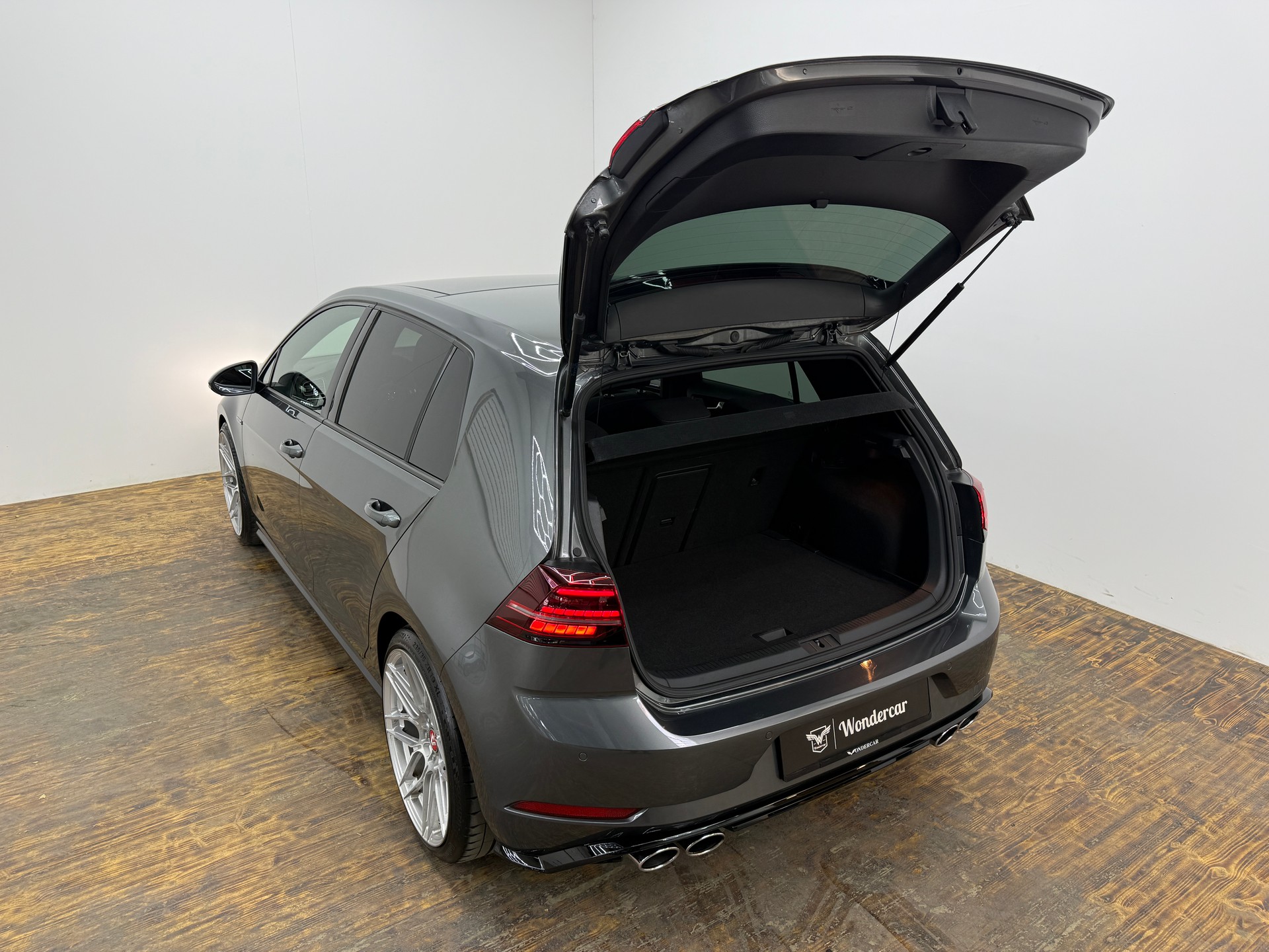 VW Golf 2.0 TSI R 4Motion DSG-image-23