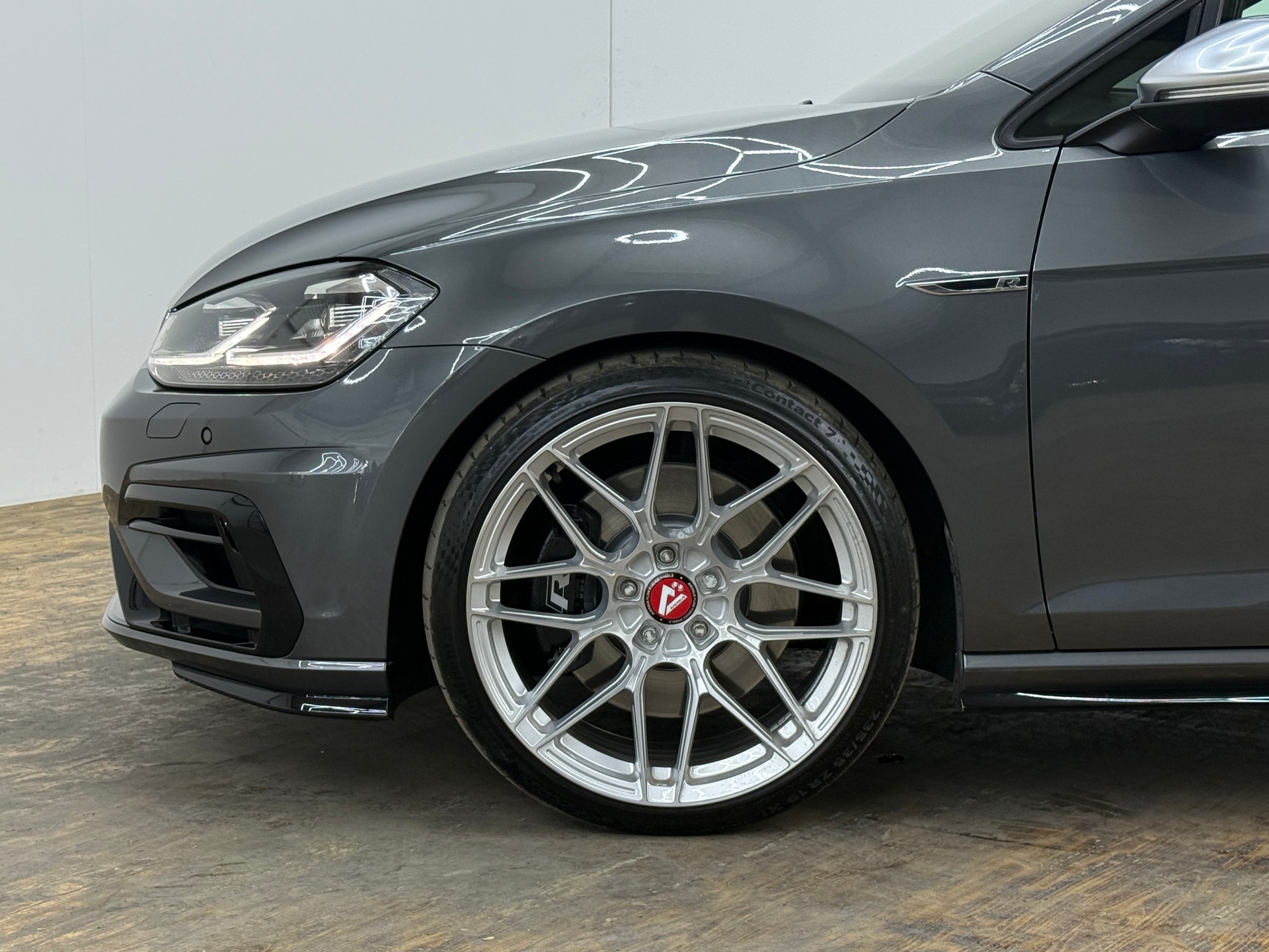 VW Golf 2.0 TSI R 4Motion DSG-image-6