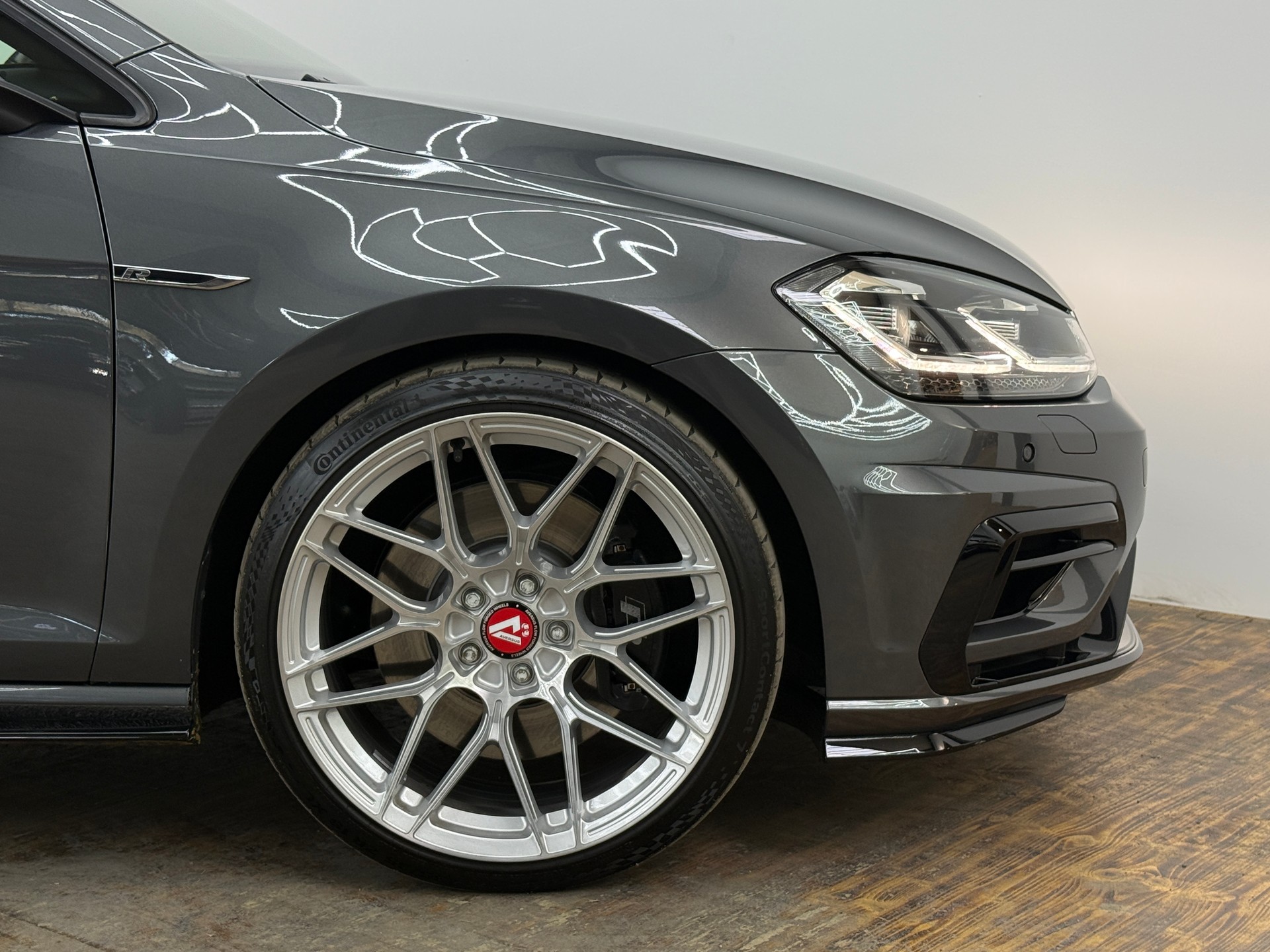 VW Golf 2.0 TSI R 4Motion DSG-image-17