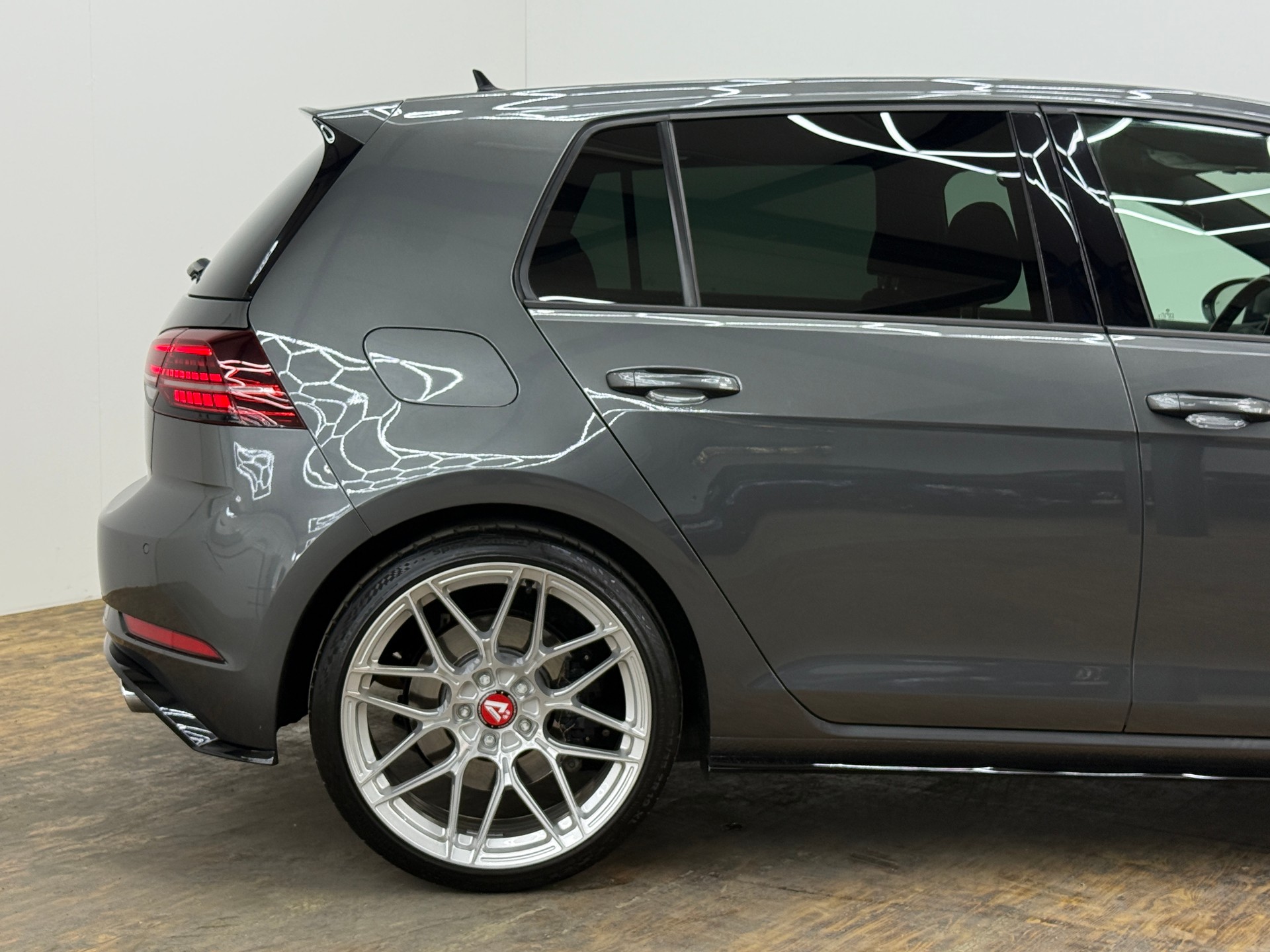 VW Golf 2.0 TSI R 4Motion DSG-image-15