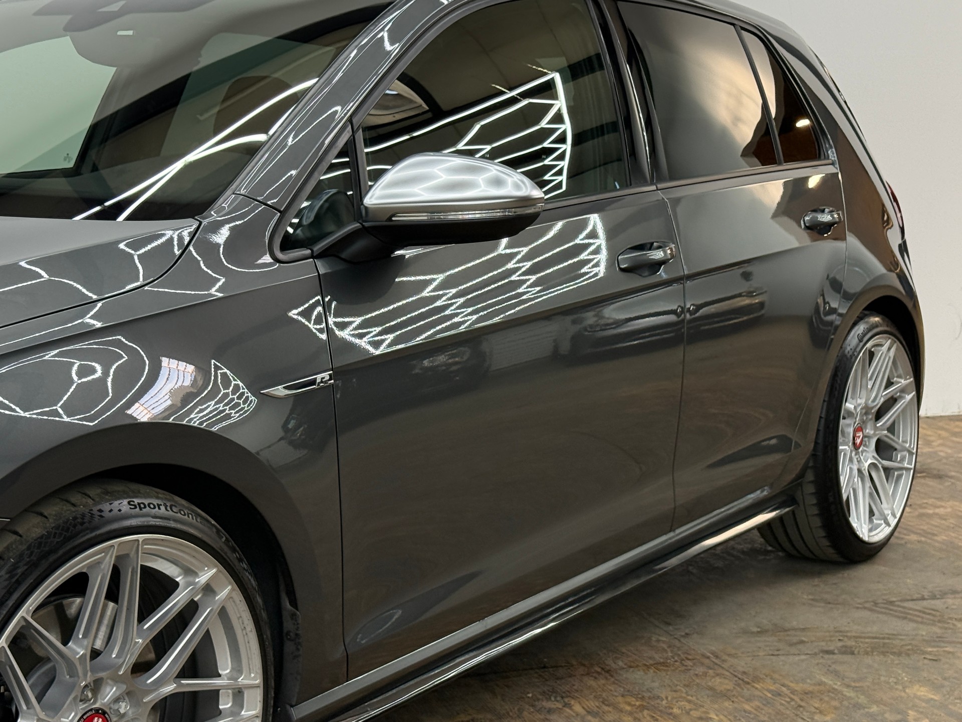 VW Golf 2.0 TSI R 4Motion DSG-image-5