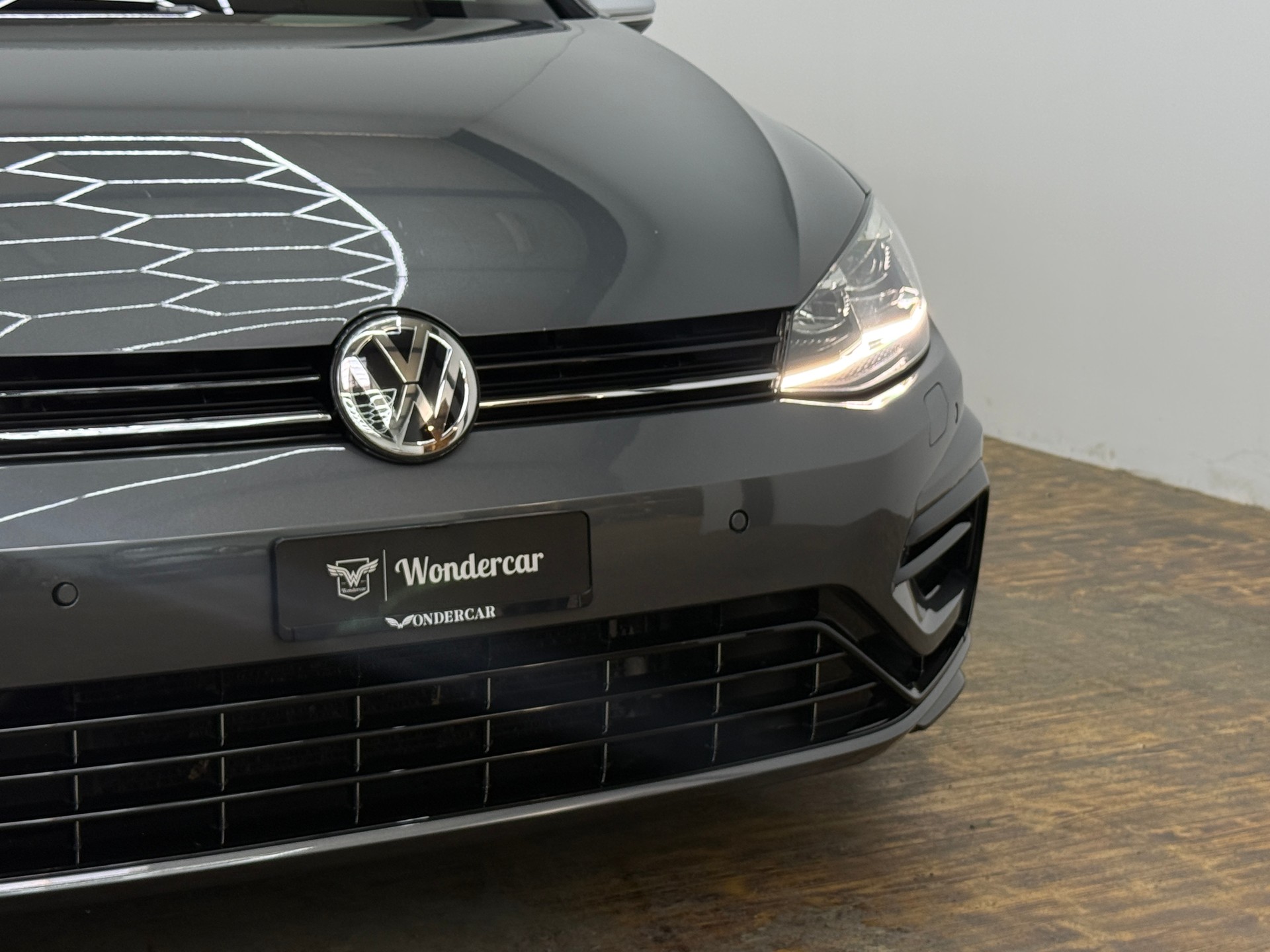 VW Golf 2.0 TSI R 4Motion DSG-image-3