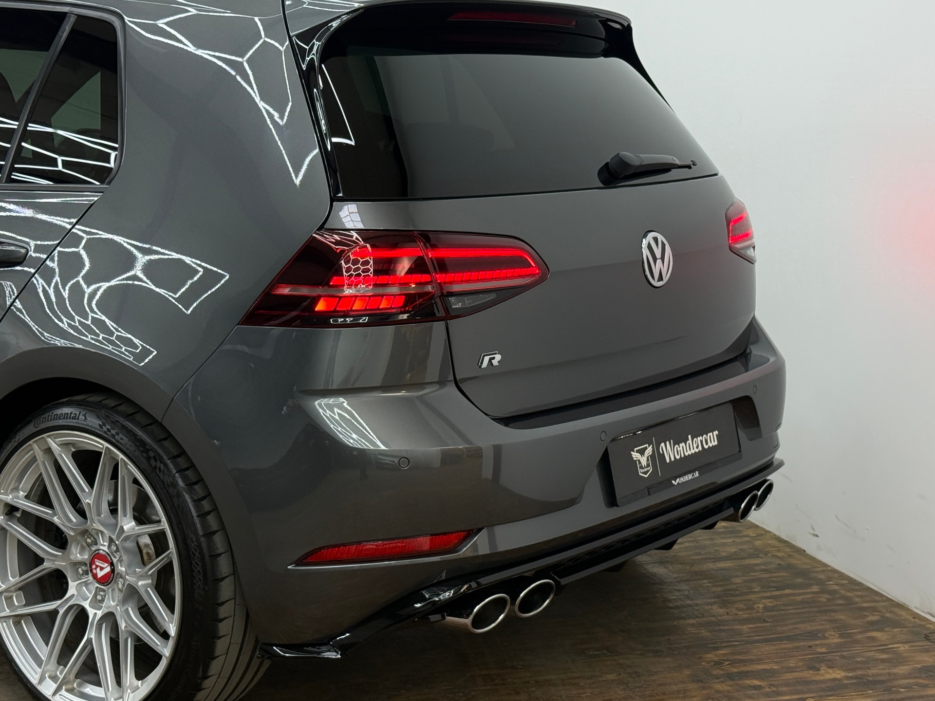 VW Golf 2.0 TSI R 4Motion DSG-image-10
