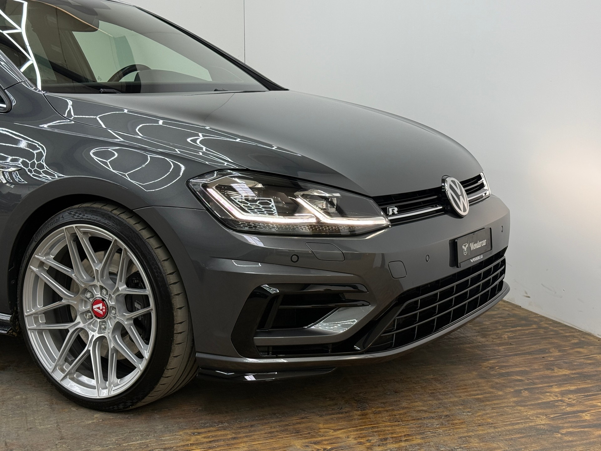 VW Golf 2.0 TSI R 4Motion DSG-image-1