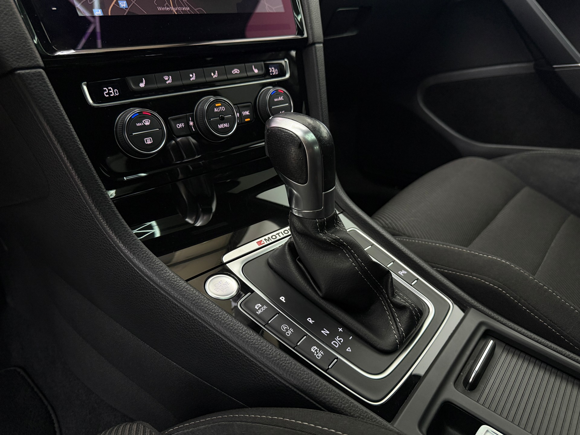 VW Golf 2.0 TSI R 4Motion DSG-image-28
