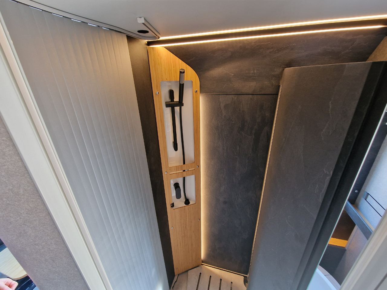 HYMER Venture S-image-5