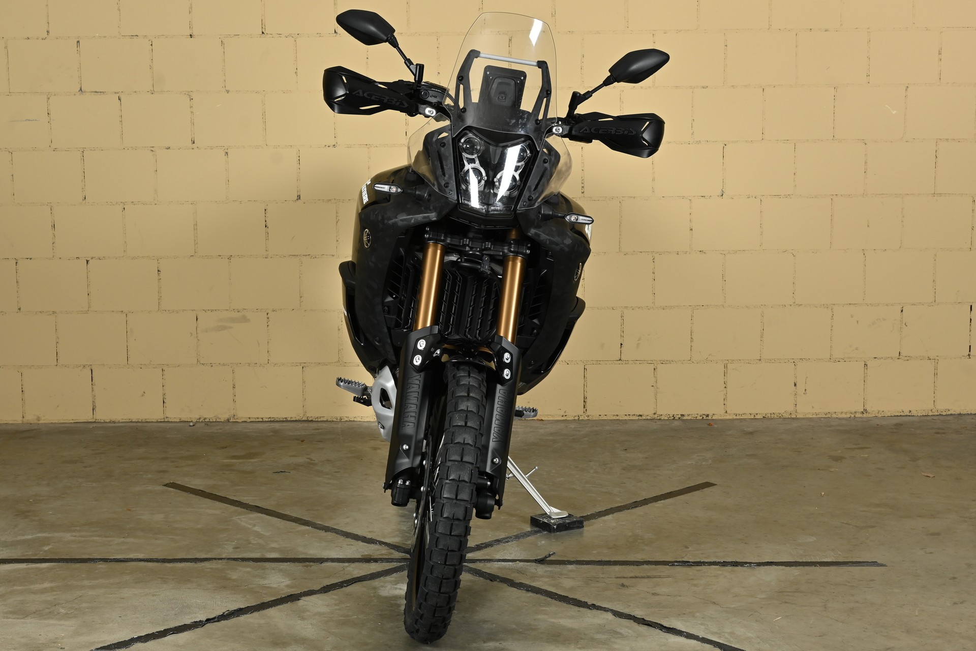 YAMAHA Tenere 700-showroom-element-2