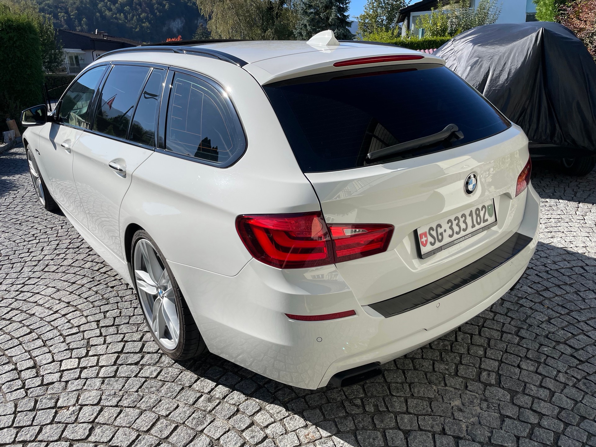 BMW M 550d xDrive-image-1