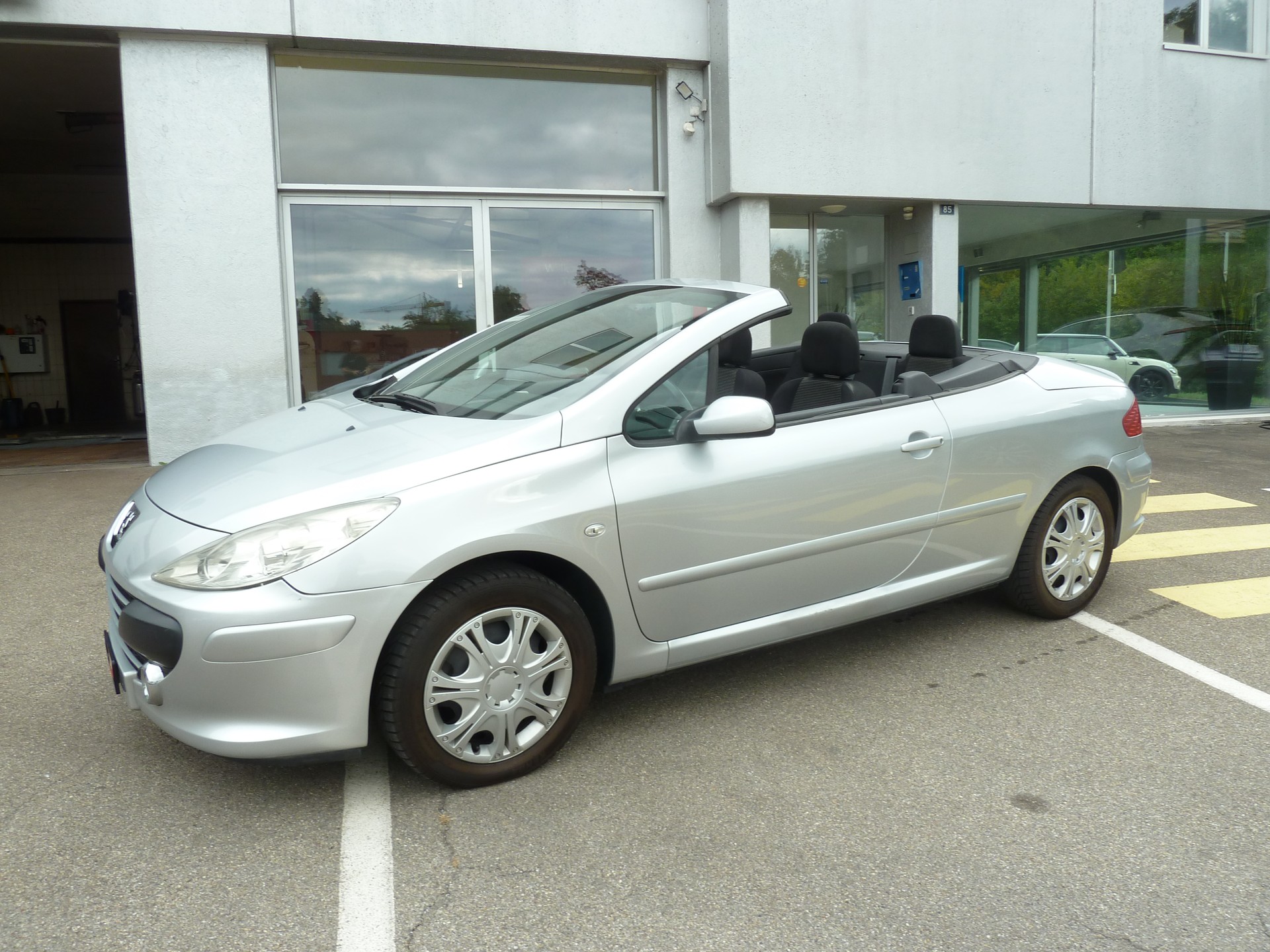 PEUGEOT 308 CC 2.0 HDI Allure-image-0