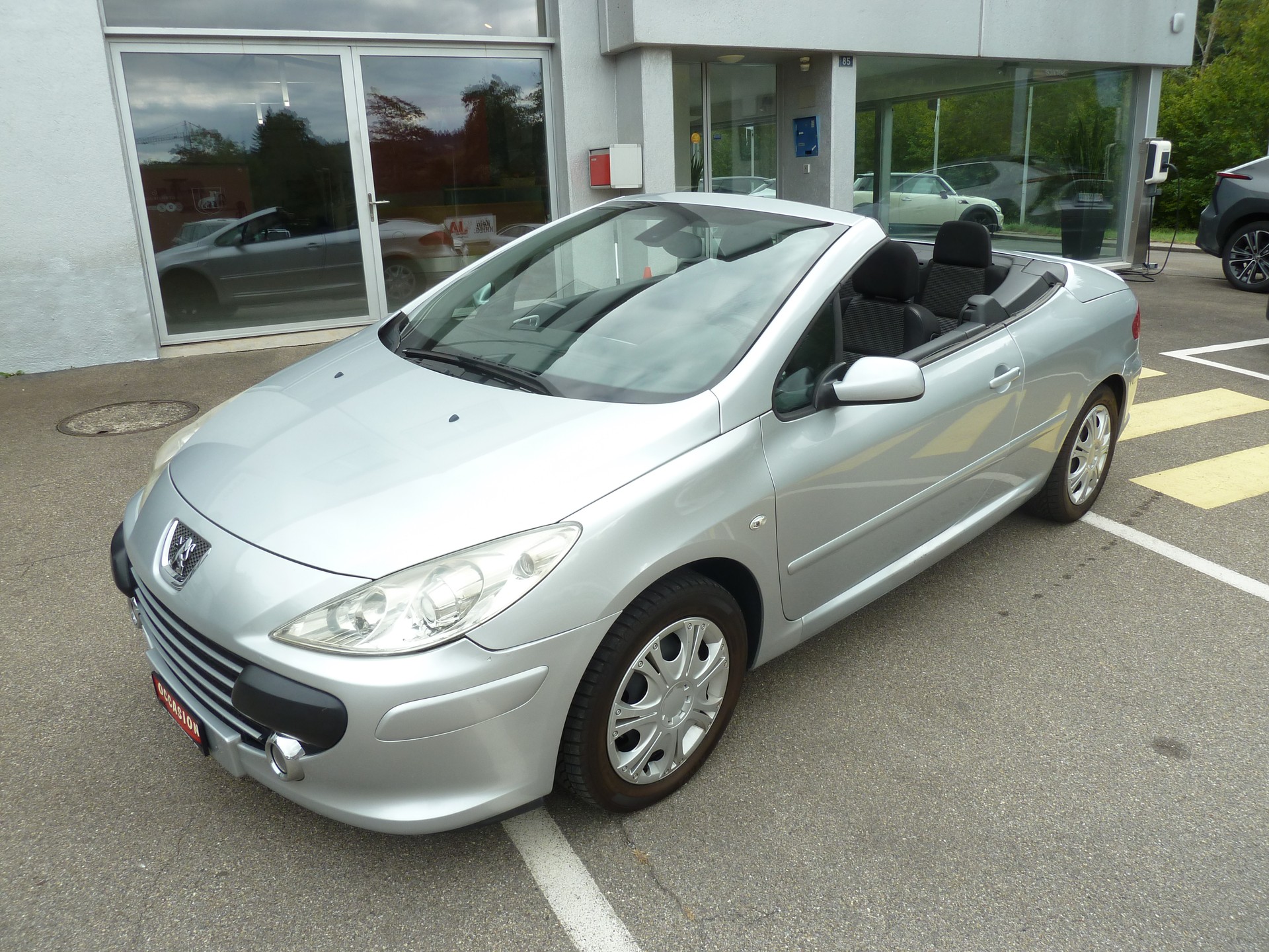 PEUGEOT 308 CC 2.0 HDI Allure-image-2
