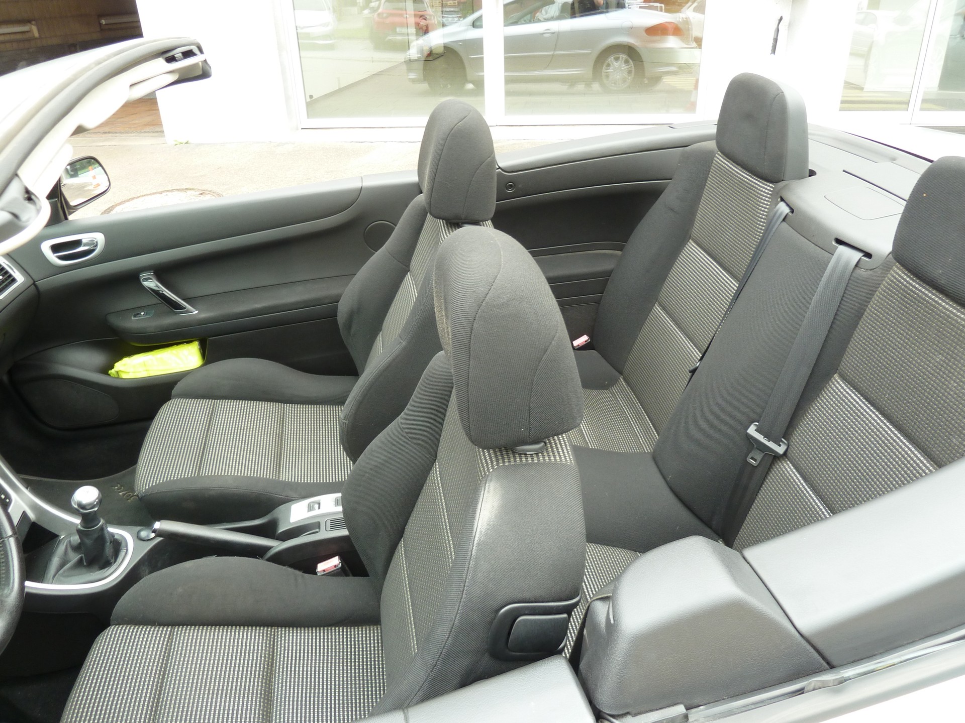 PEUGEOT 308 CC 2.0 HDI Allure-image-4