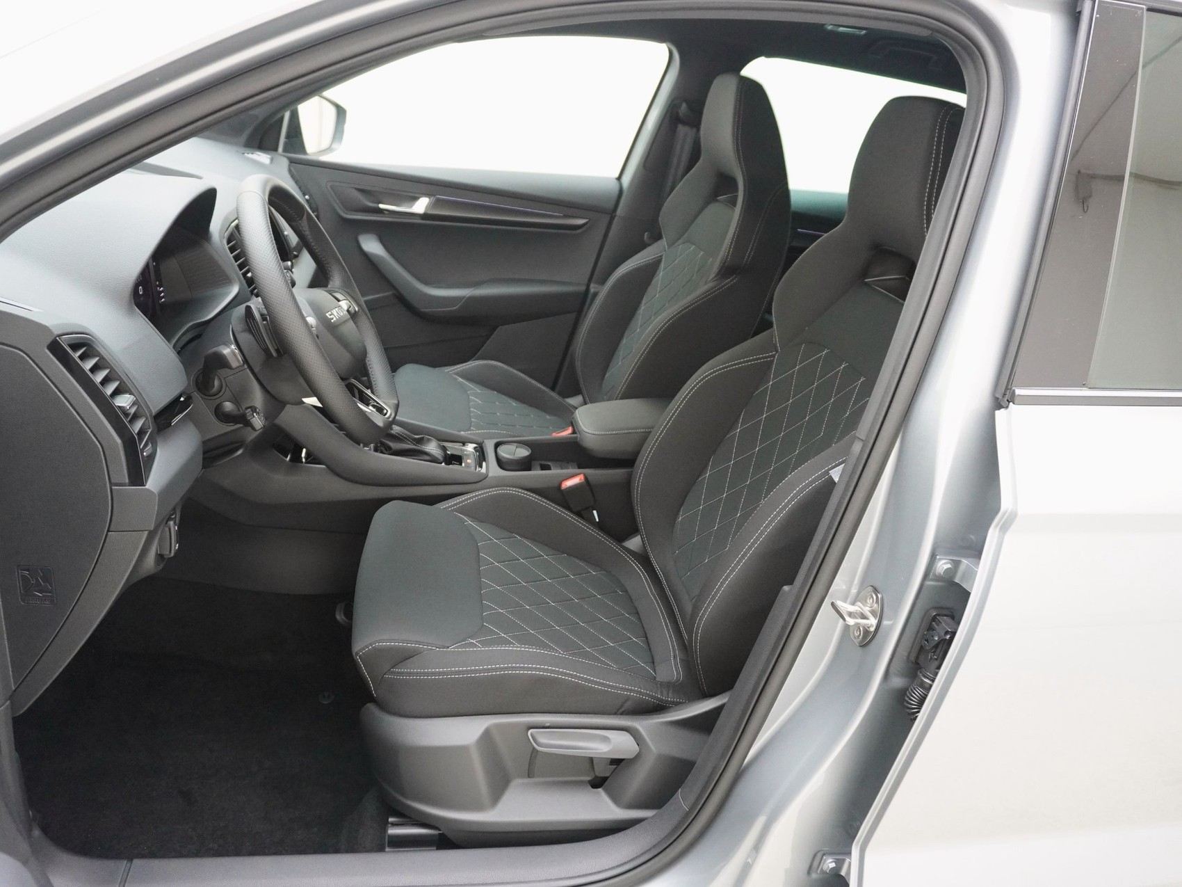 SKODA Karoq 2.0 TSI SportLine DSG 4x4-image-12