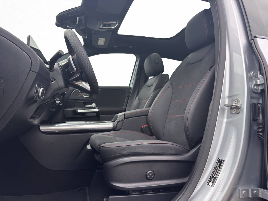 MERCEDES-BENZ GLA 220 d AMG Line 4Matic Swiss Star-image-10