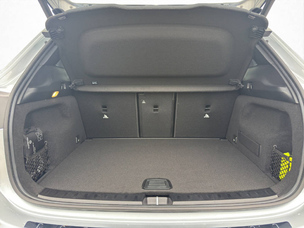 MERCEDES-BENZ GLA 220 d AMG Line 4Matic Swiss Star-image-8