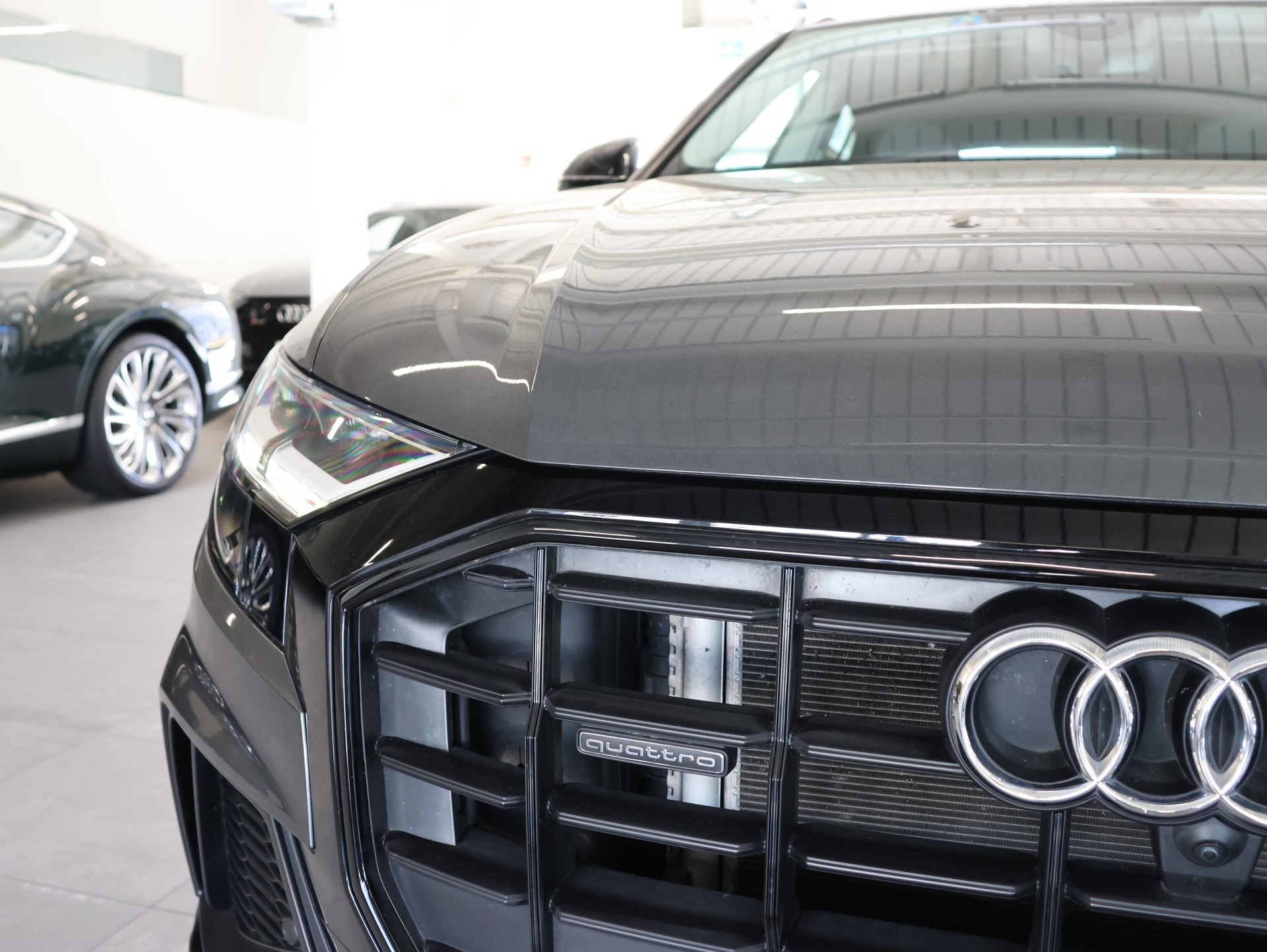 AUDI Q8 55 TFSI e quattro PHEV tiptronic *DAYTONAGRAU-PERLEFFEKT*-image-8