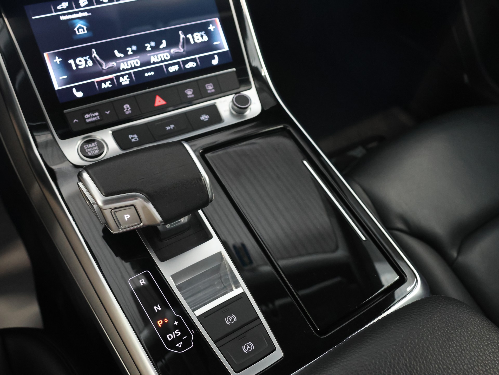 AUDI Q8 55 TFSI e quattro PHEV tiptronic *DAYTONAGRAU-PERLEFFEKT*-image-18
