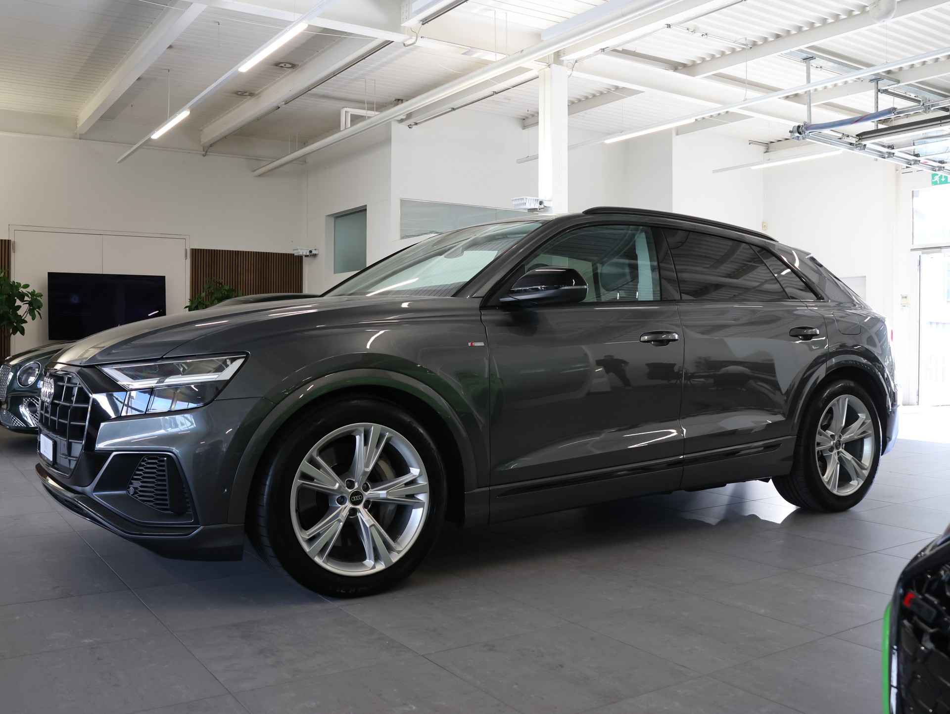 AUDI Q8 55 TFSI e quattro PHEV tiptronic *DAYTONAGRAU-PERLEFFEKT*-image-3