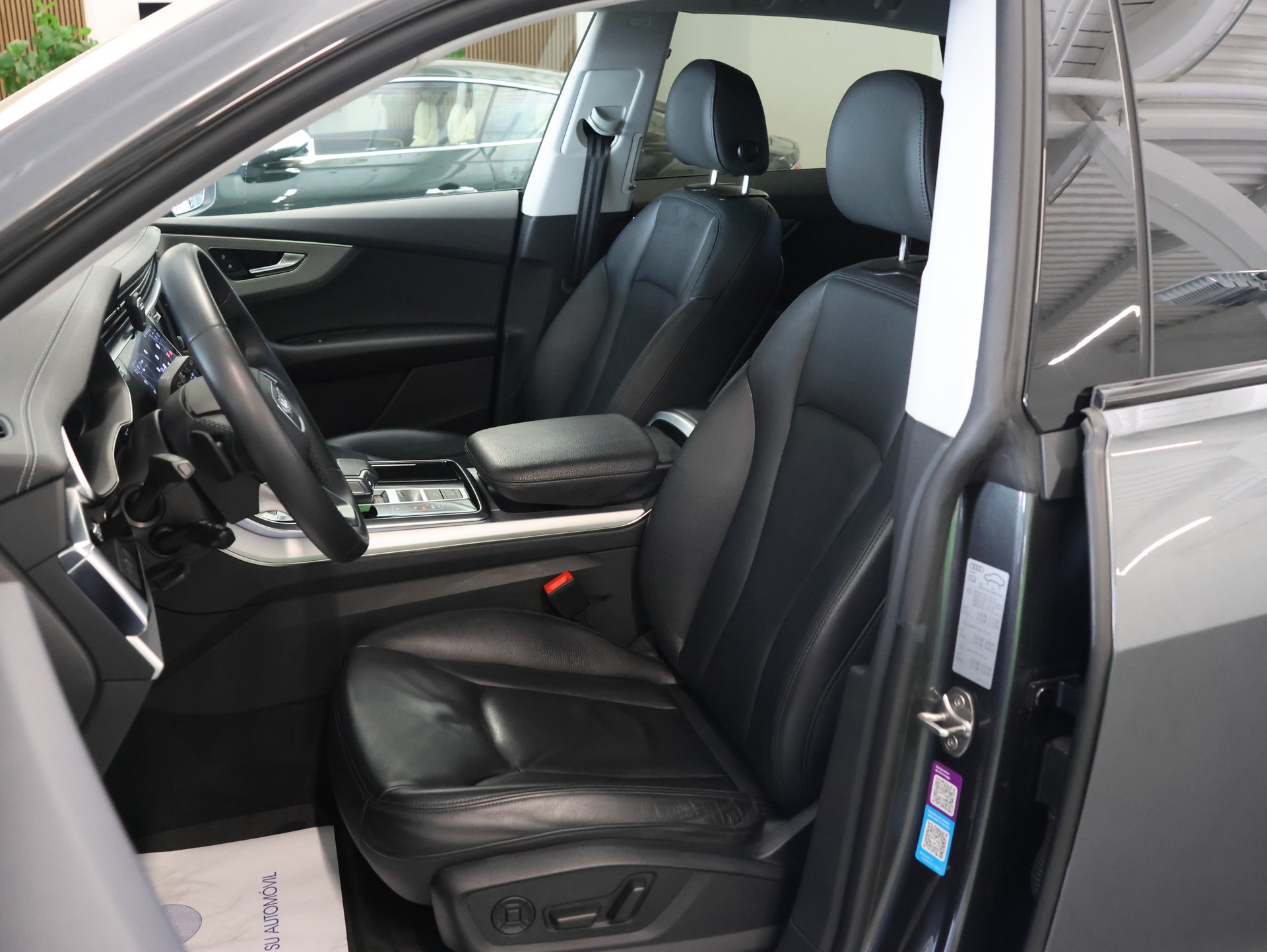 AUDI Q8 55 TFSI e quattro PHEV tiptronic *DAYTONAGRAU-PERLEFFEKT*-image-12