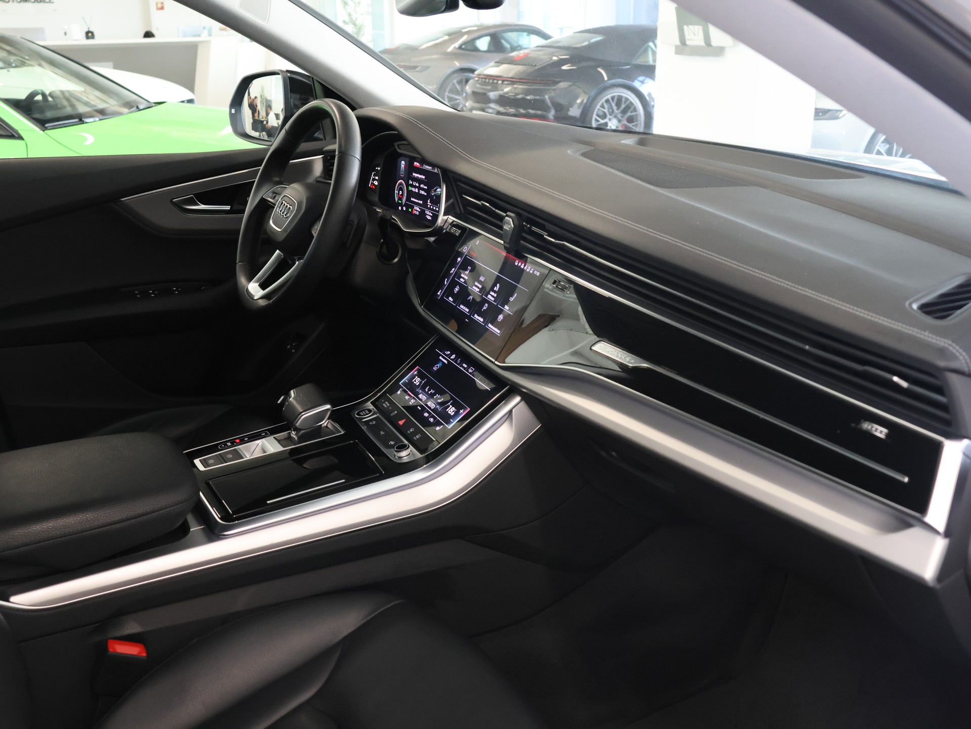 AUDI Q8 55 TFSI e quattro PHEV tiptronic *DAYTONAGRAU-PERLEFFEKT*-image-19