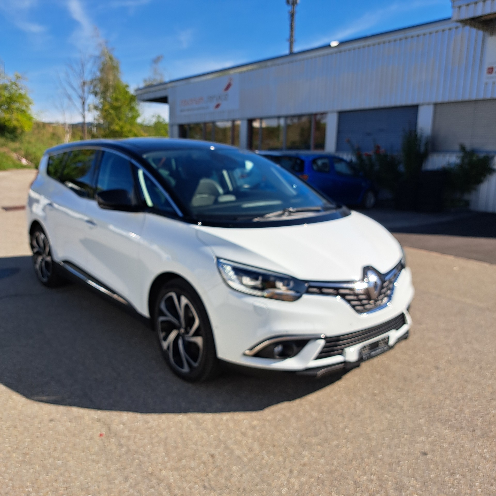 RENAULT Grand Scénic 1.3 16V Turbo Initiale Paris EDC-image-3