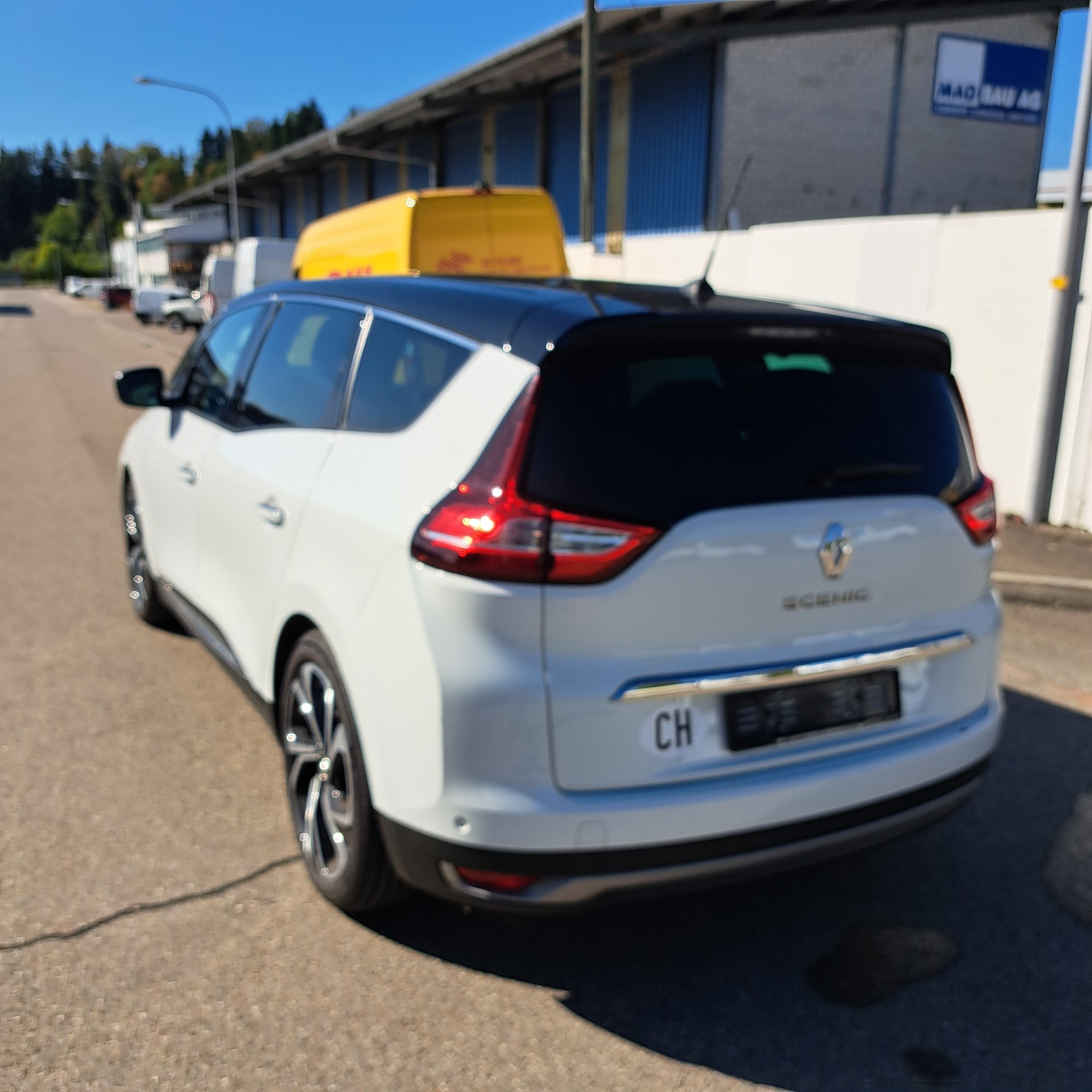 RENAULT Grand Scénic 1.3 16V Turbo Initiale Paris EDC-image-1