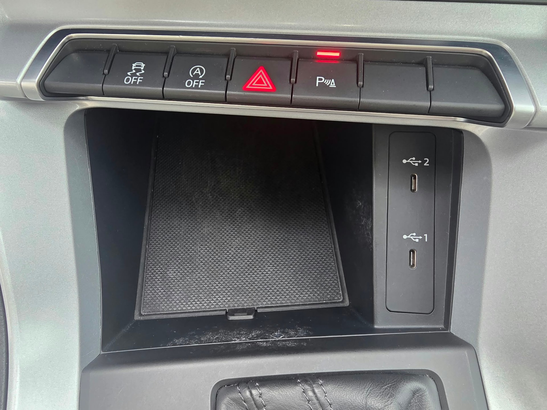 AUDI Q3 35 TDI advanced quattro S-tronic-image-25