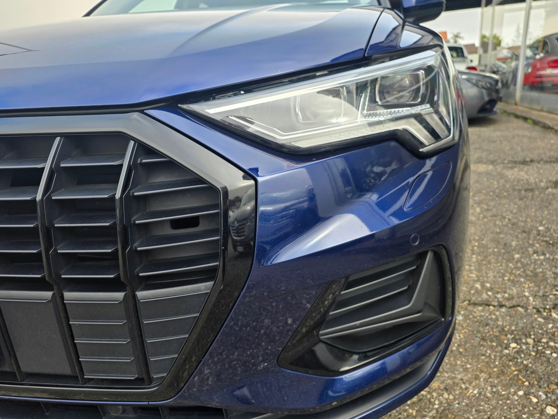 AUDI Q3 35 TDI advanced quattro S-tronic-image-30