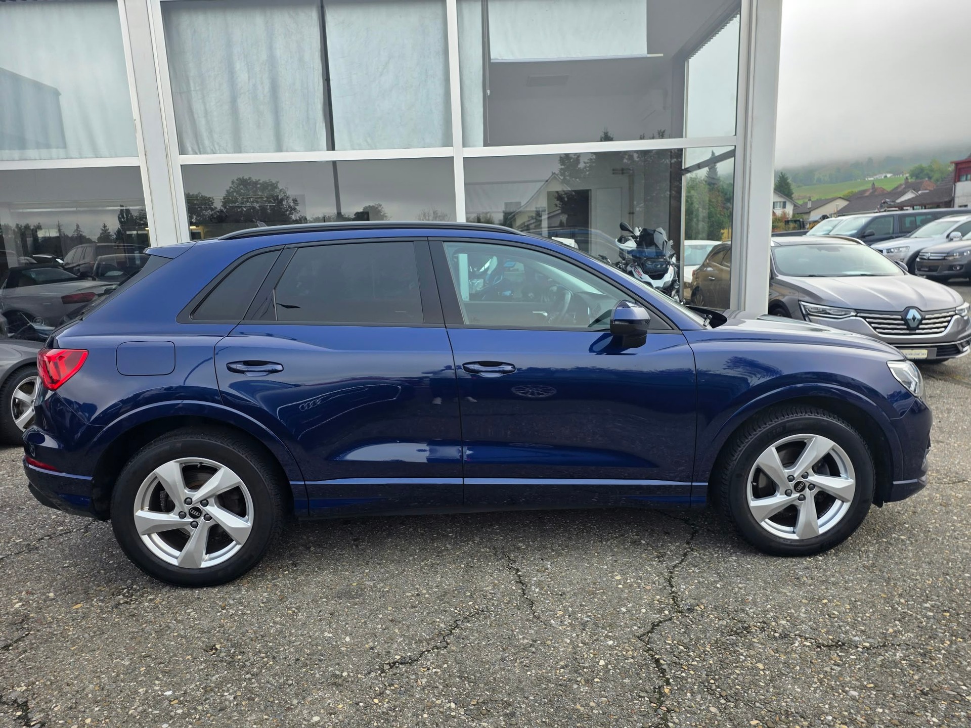 AUDI Q3 35 TDI advanced quattro S-tronic-image-10