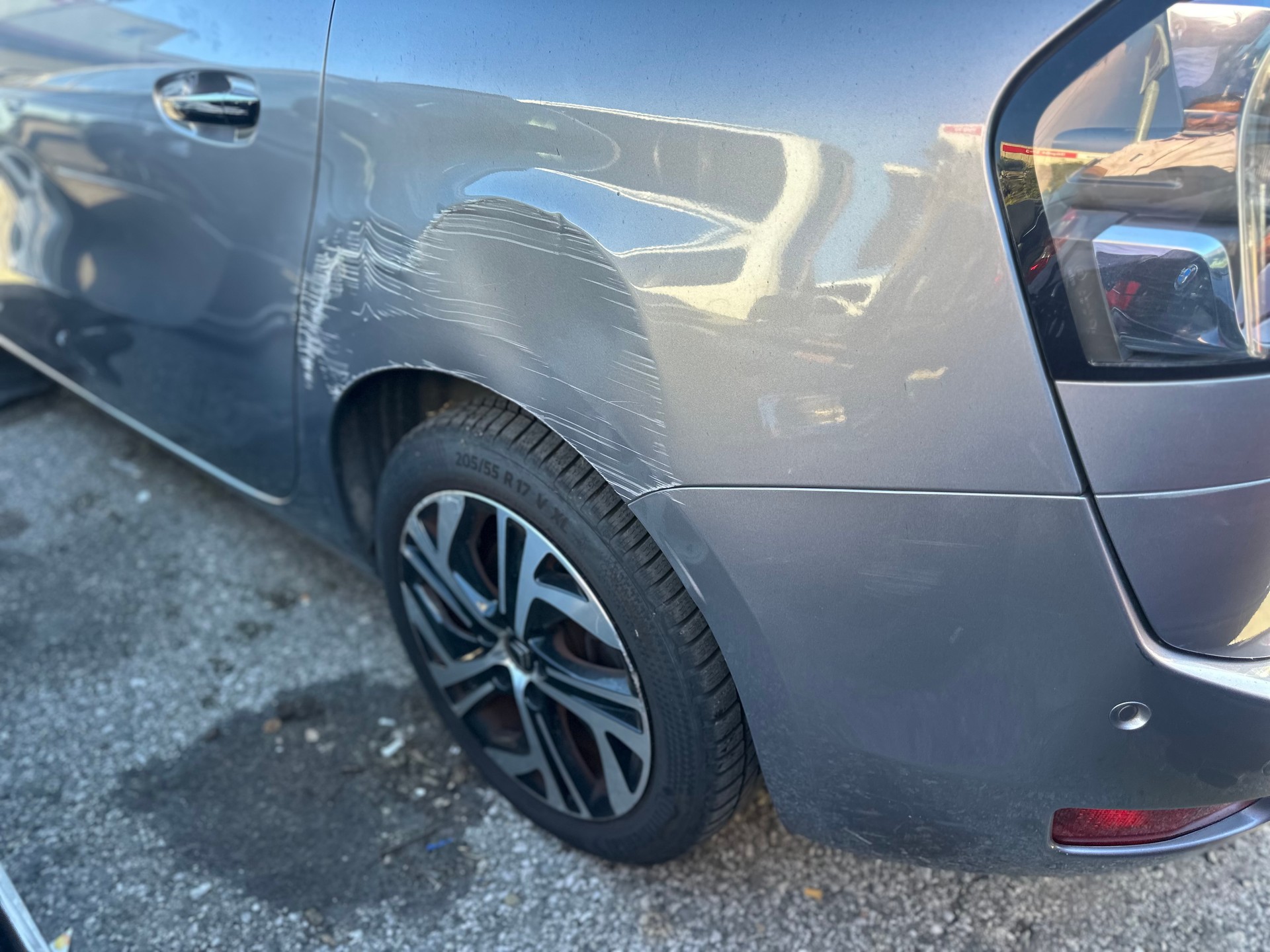 CITROEN C4 Picasso 1.2 Pure Tech Séduction-image-8