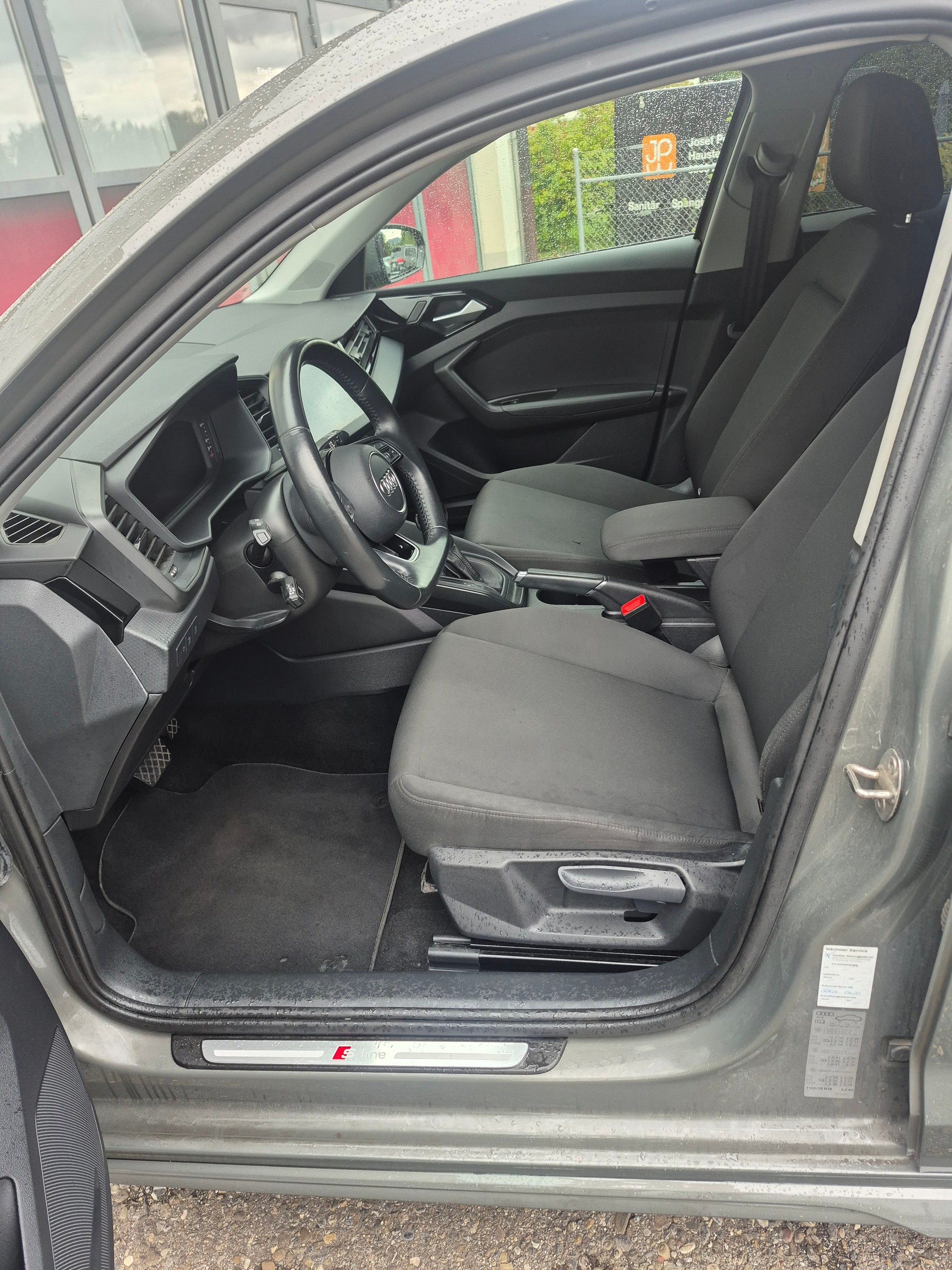 AUDI A1 Sportback 35 TFSI S Line S-tronic-image-12