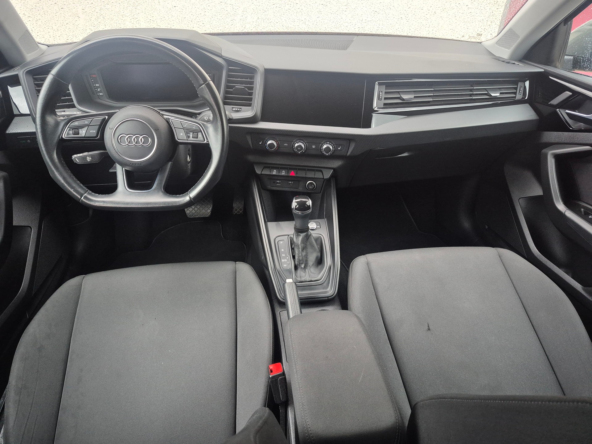 AUDI A1 Sportback 35 TFSI S Line S-tronic-image-10